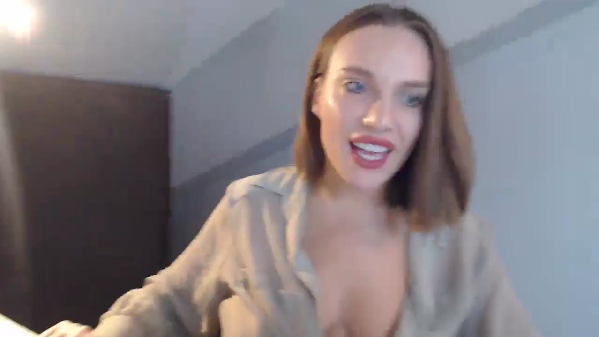 Gallery image thumbnail from call_me_em's myfreecams stream on, 08/18/2024, 07:30 image 19 of 20
