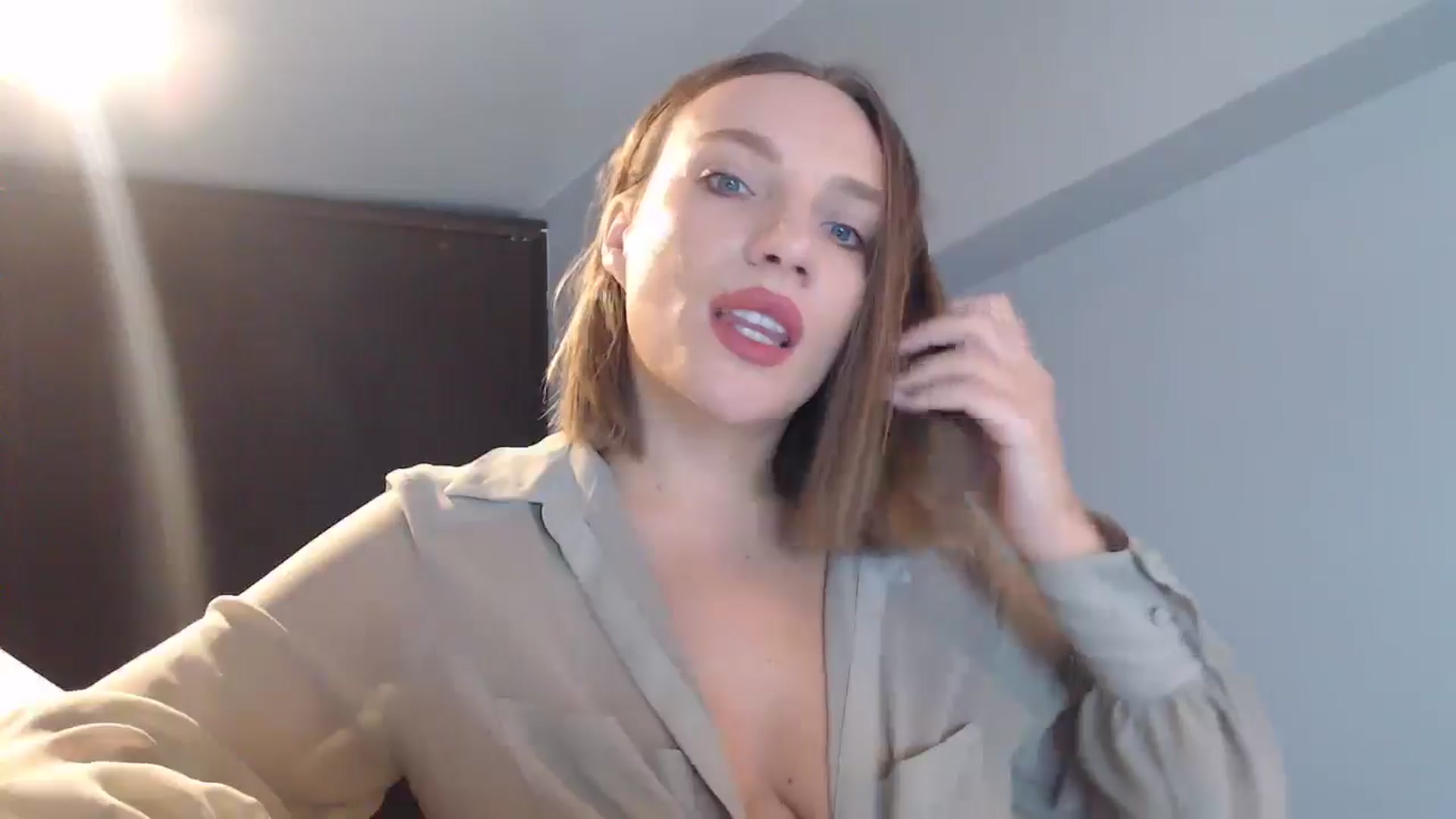 Gallery image thumbnail from call_me_em's myfreecams stream on, 08/18/2024, 07:30 image 17 of 20