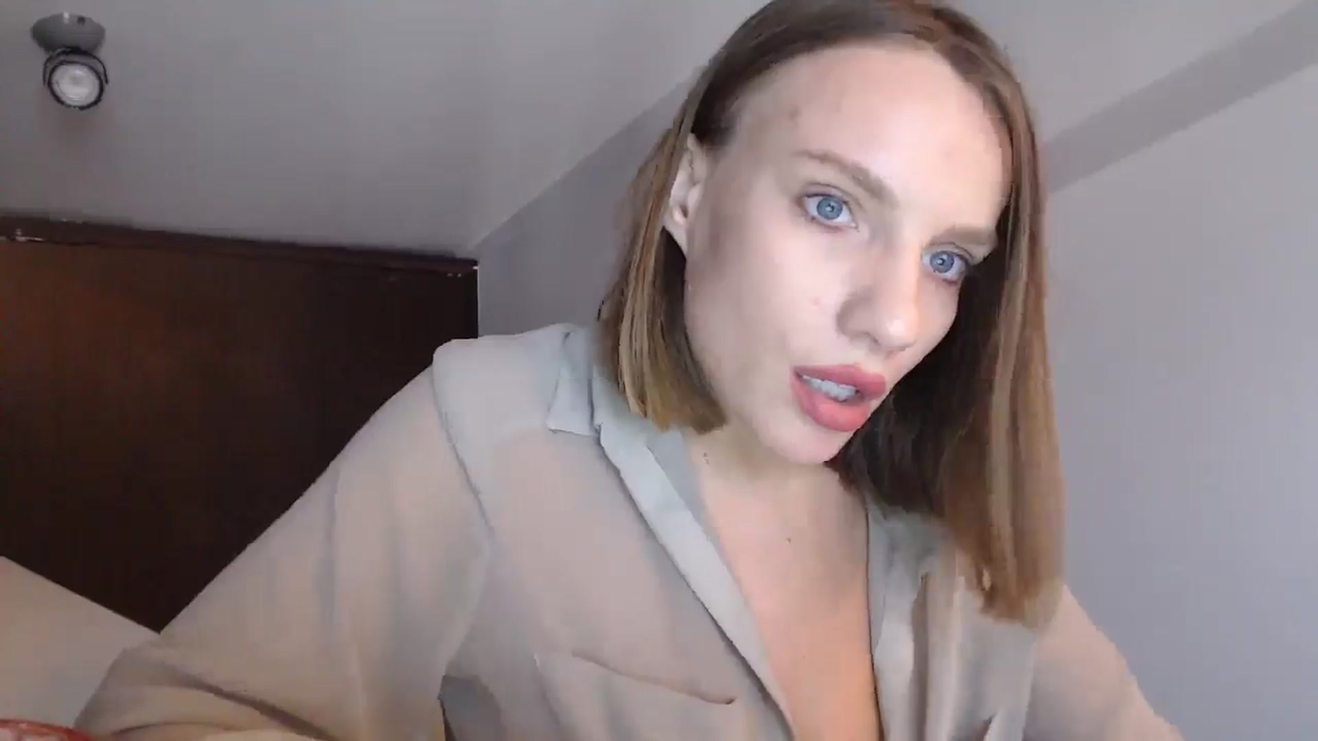 Gallery image thumbnail from call_me_em's myfreecams stream on, 08/18/2024, 09:48 image 2 of 20