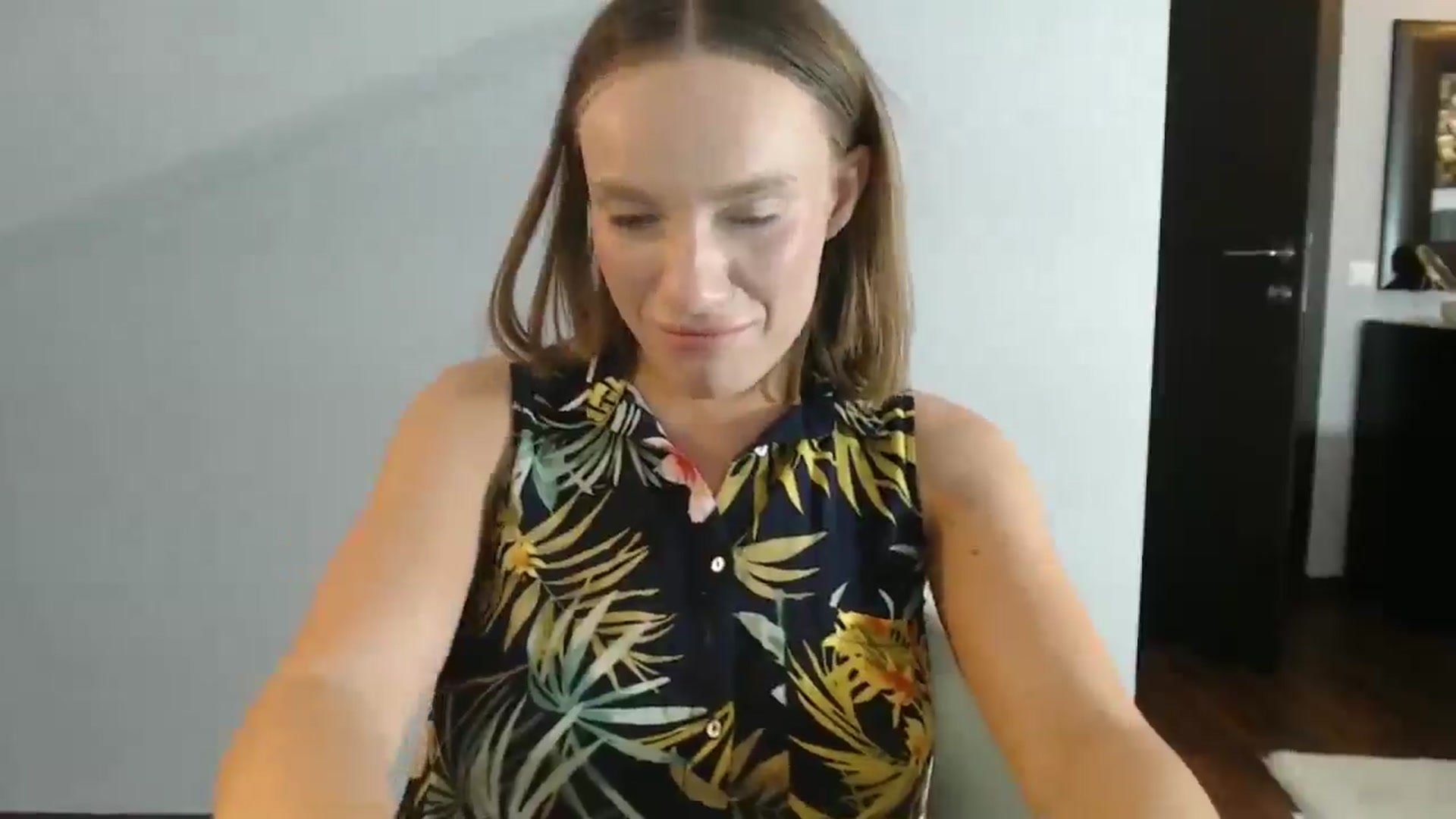 Gallery image thumbnail from call_me_em's myfreecams stream on, 08/20/2024, 20:32 image 20 of 20