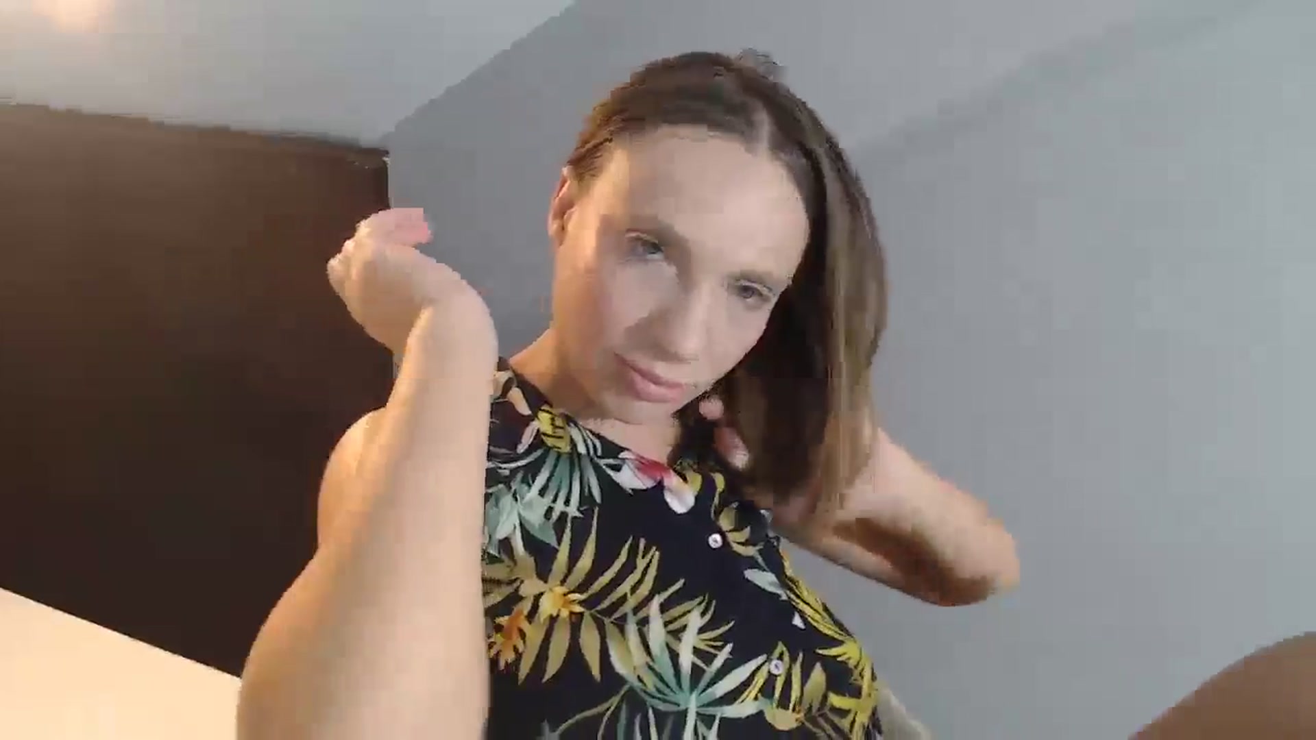 Gallery image thumbnail from call_me_em's myfreecams stream on, 08/20/2024, 20:32 image 8 of 20