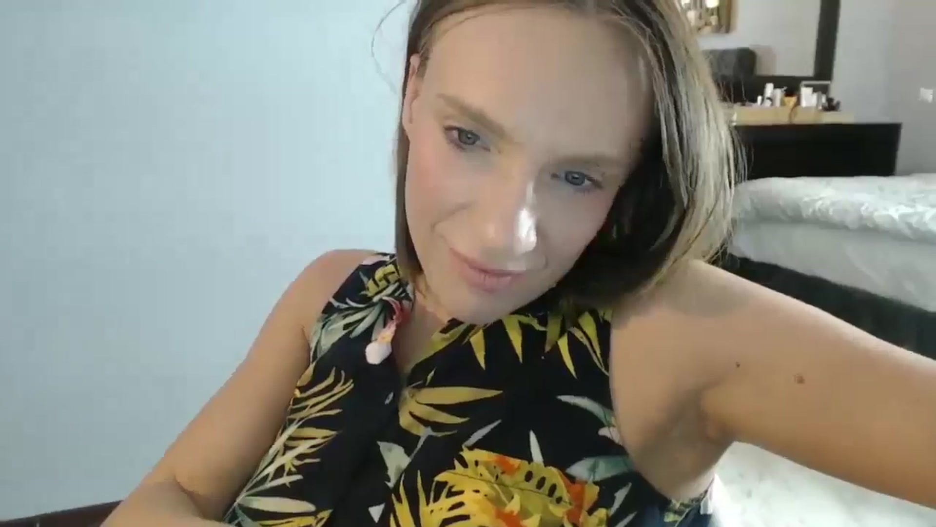 Gallery image thumbnail from call_me_em's myfreecams stream on, 08/20/2024, 20:32 image 15 of 20