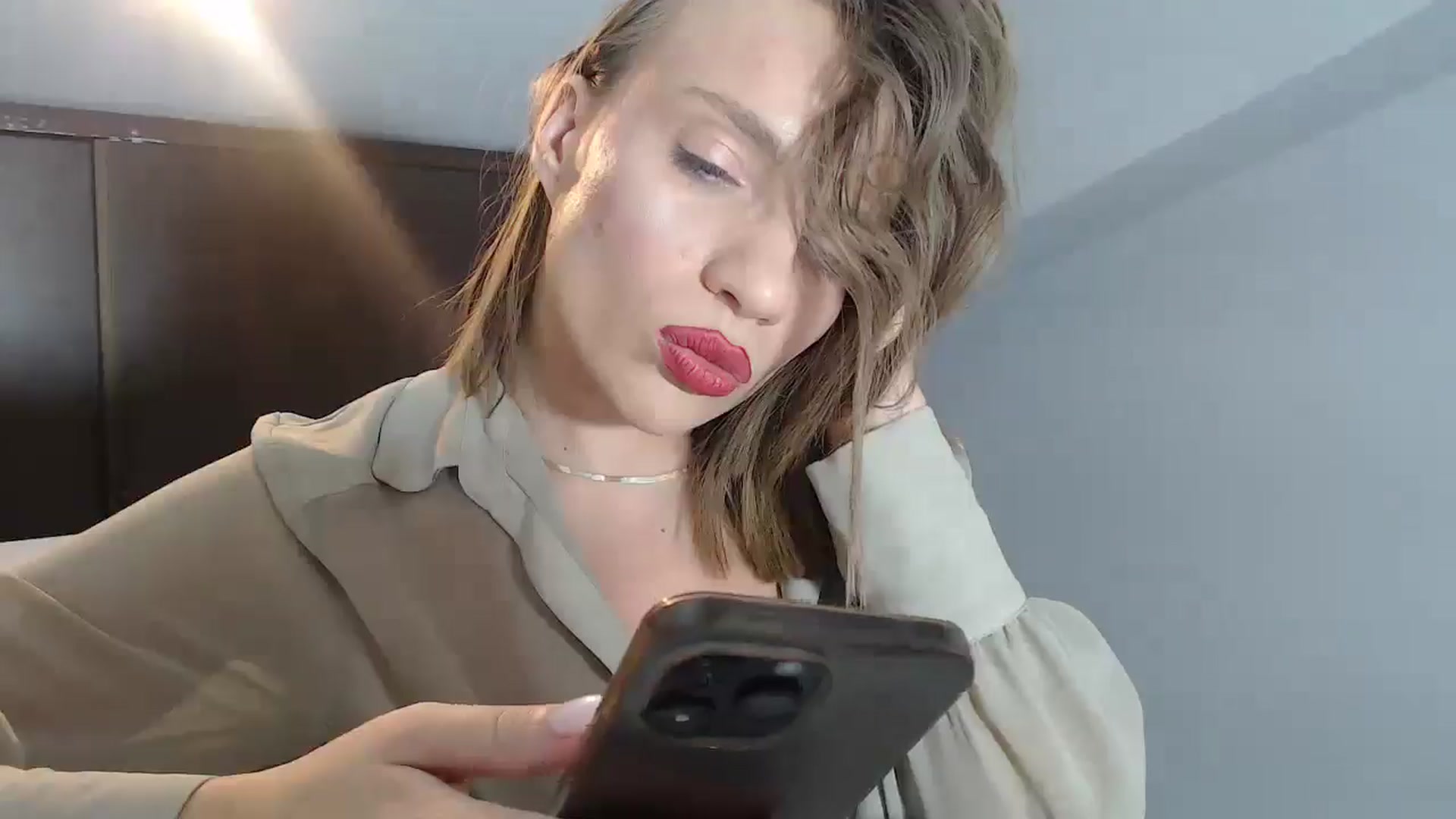Gallery image thumbnail from call_me_em's myfreecams stream on, 08/25/2024, 18:44 image 6 of 20