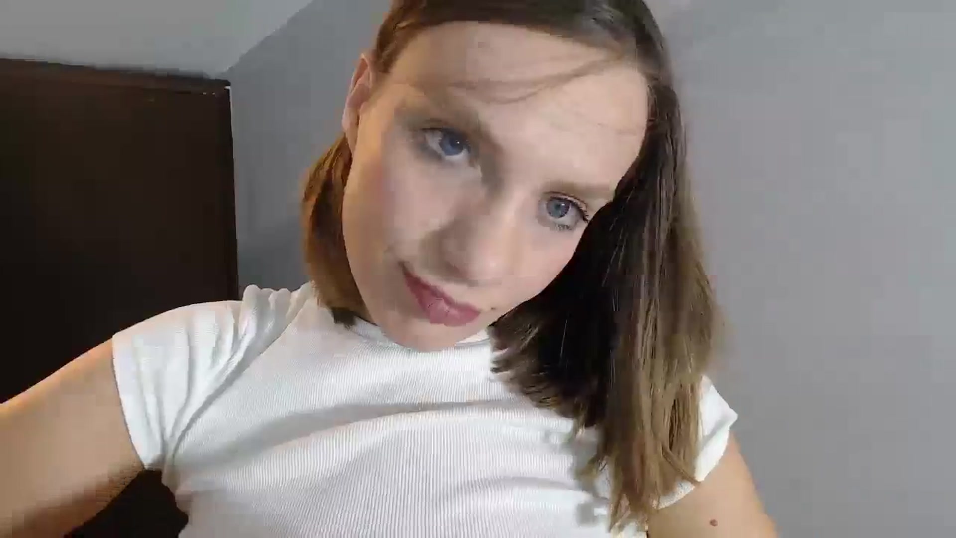 Gallery image thumbnail from call_me_em's myfreecams stream on, 09/05/2024, 20:37 image 10 of 20