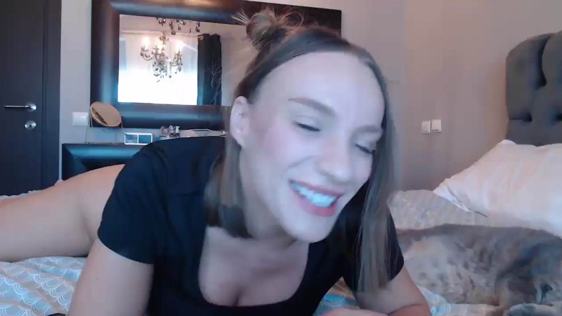 Gallery image thumbnail from call_me_em's myfreecams stream on, 09/07/2024, 08:31 image 10 of 20