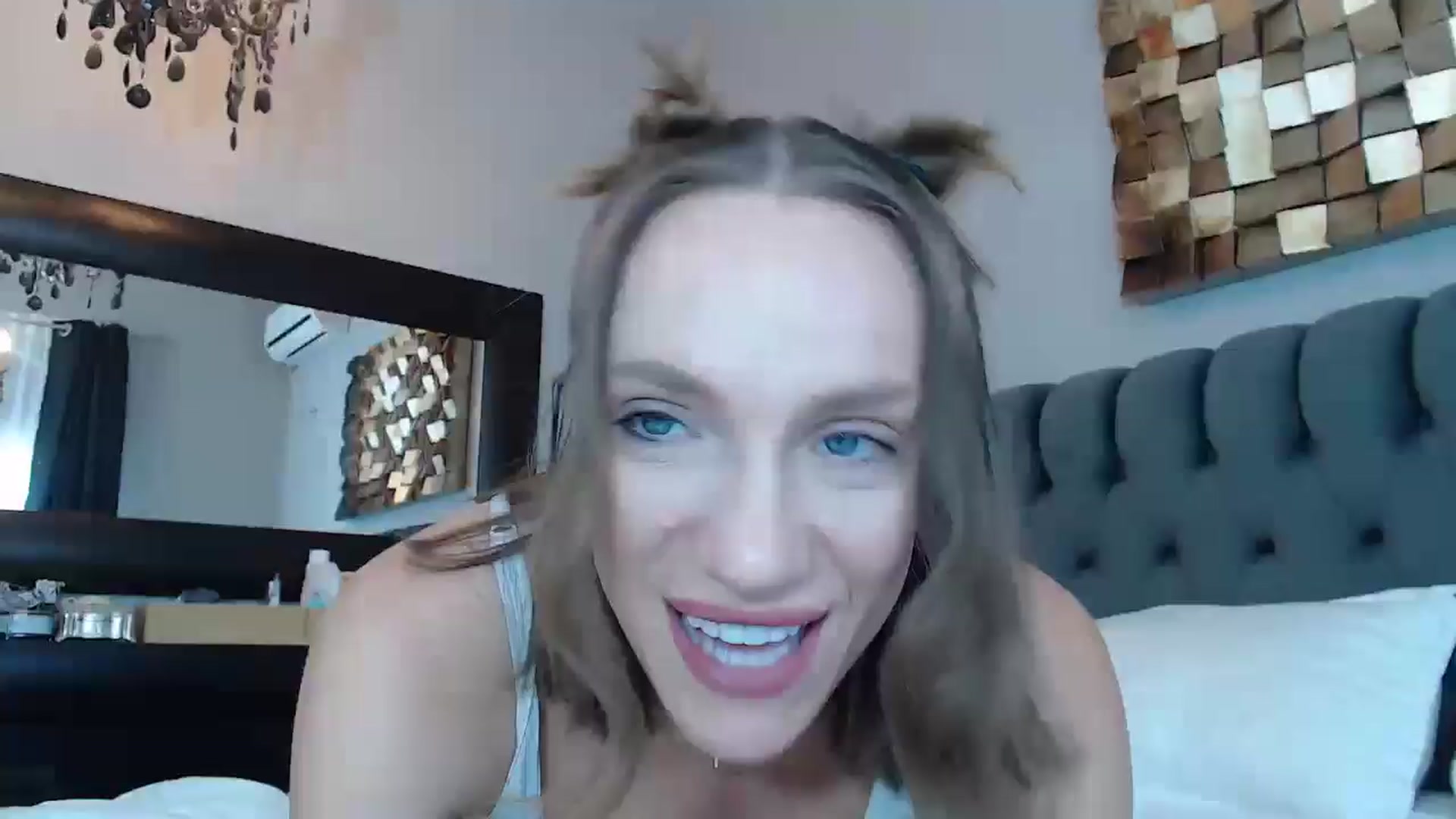 Gallery image thumbnail from call_me_em's myfreecams stream on, 09/21/2024, 08:45 image 9 of 20