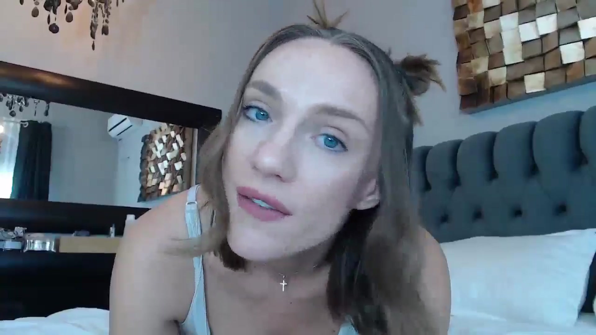 Gallery image thumbnail from call_me_em's myfreecams stream on, 09/21/2024, 08:45 image 2 of 20