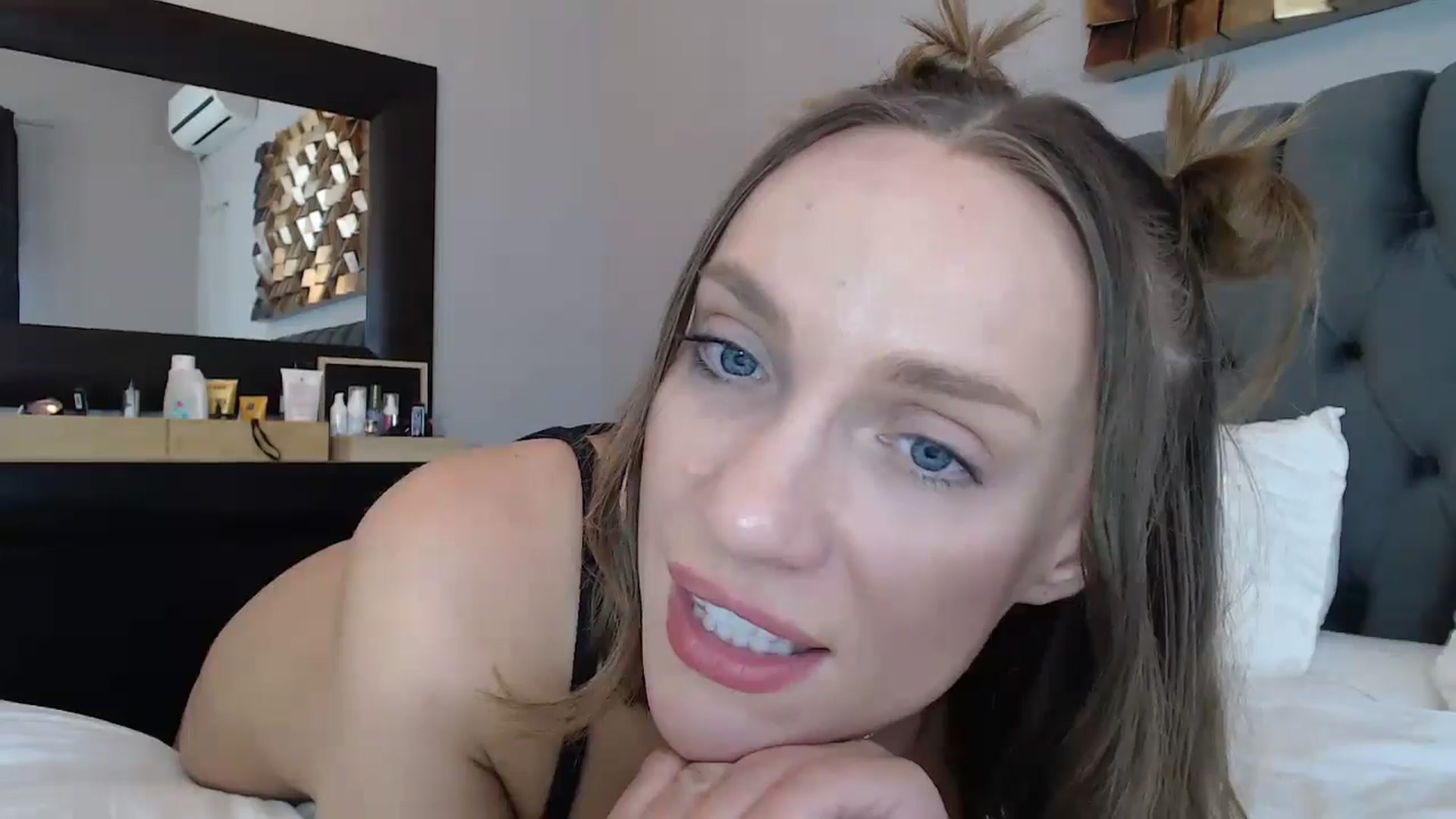 Gallery image thumbnail from call_me_em's myfreecams stream on, 09/21/2024, 11:19 image 14 of 20