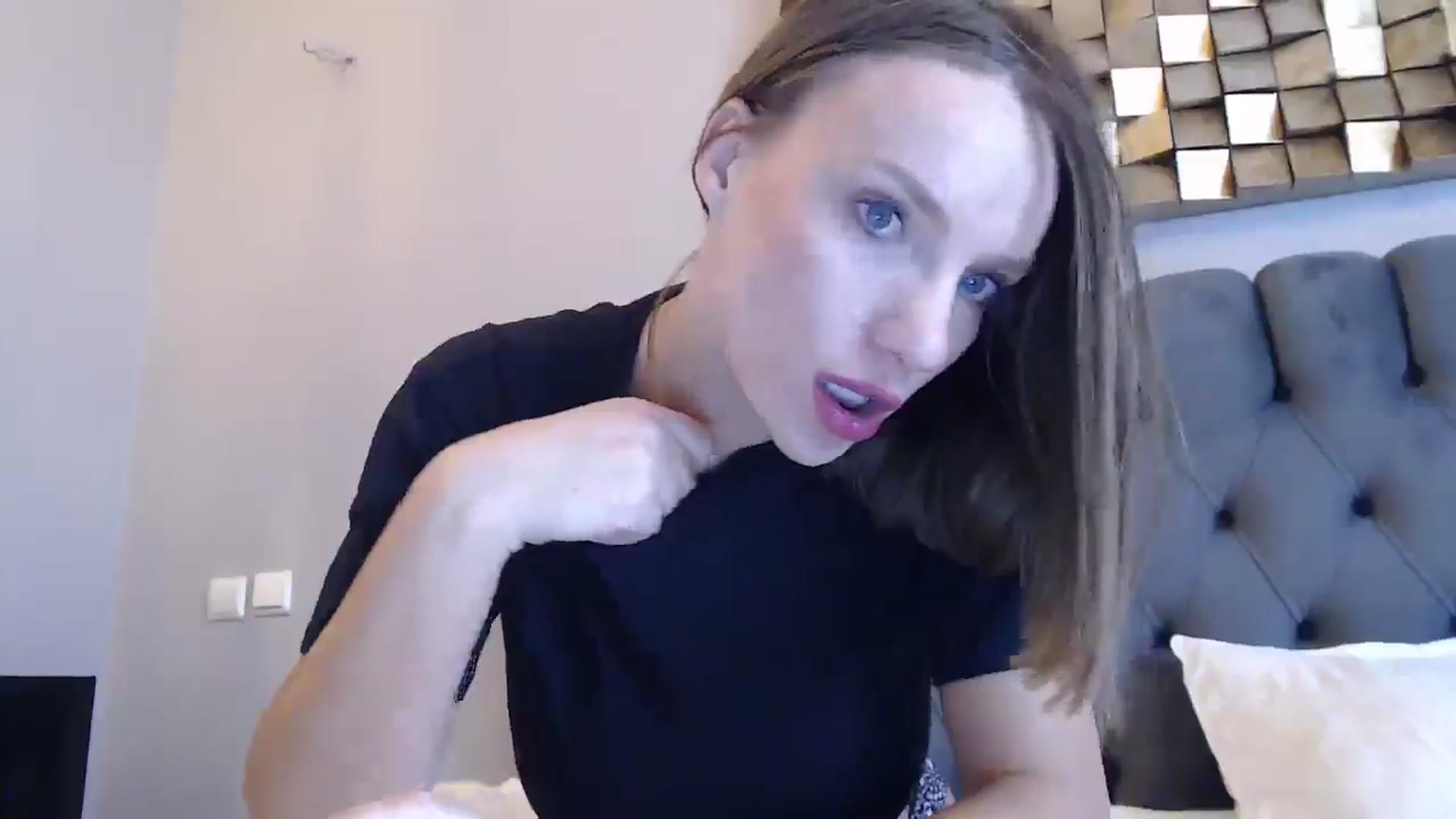 Gallery image thumbnail from call_me_em's myfreecams stream on, 09/22/2024, 12:10 image 19 of 20
