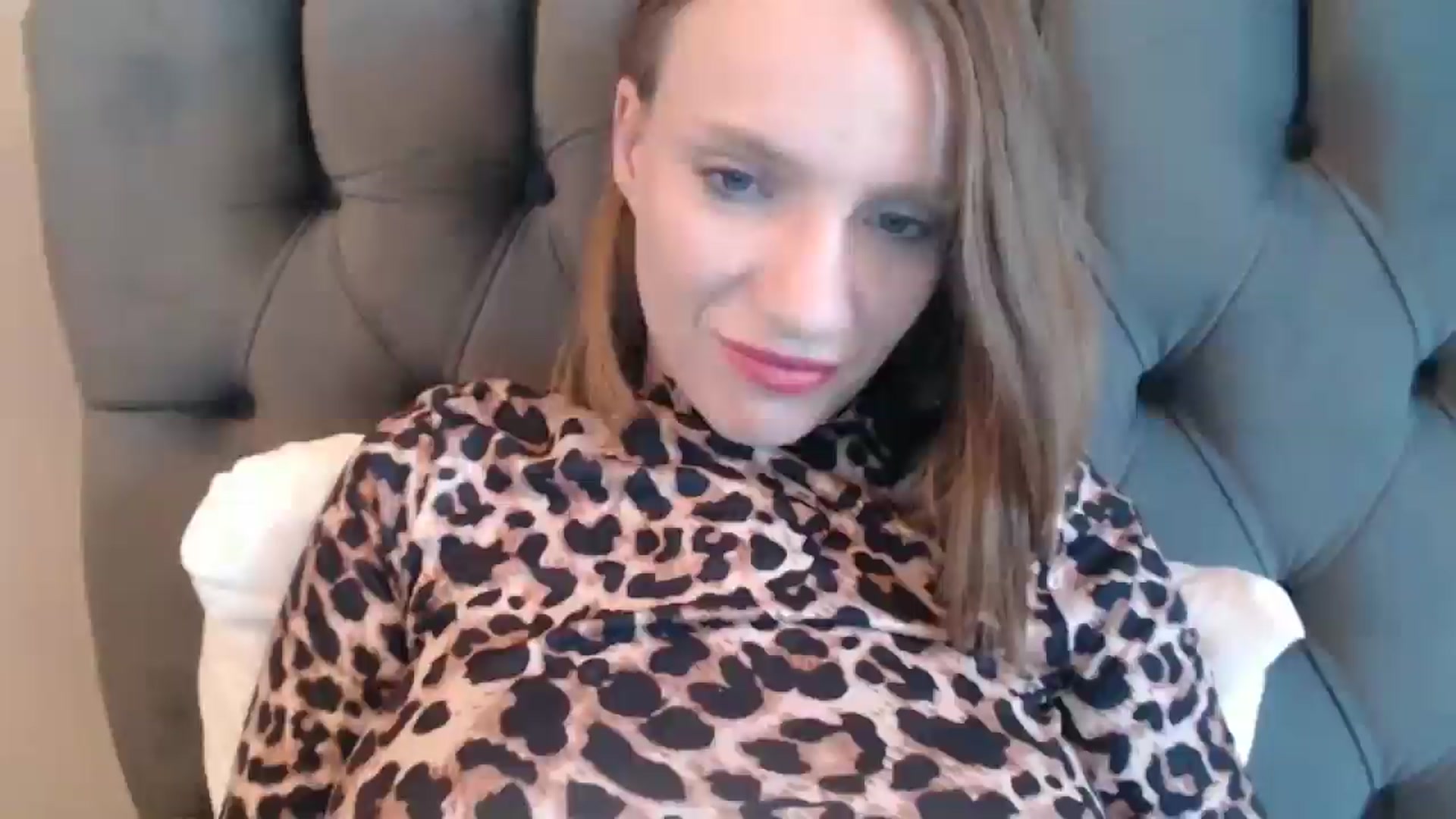 Gallery image thumbnail from call_me_em's myfreecams stream on, 09/28/2024, 13:11 image 15 of 20