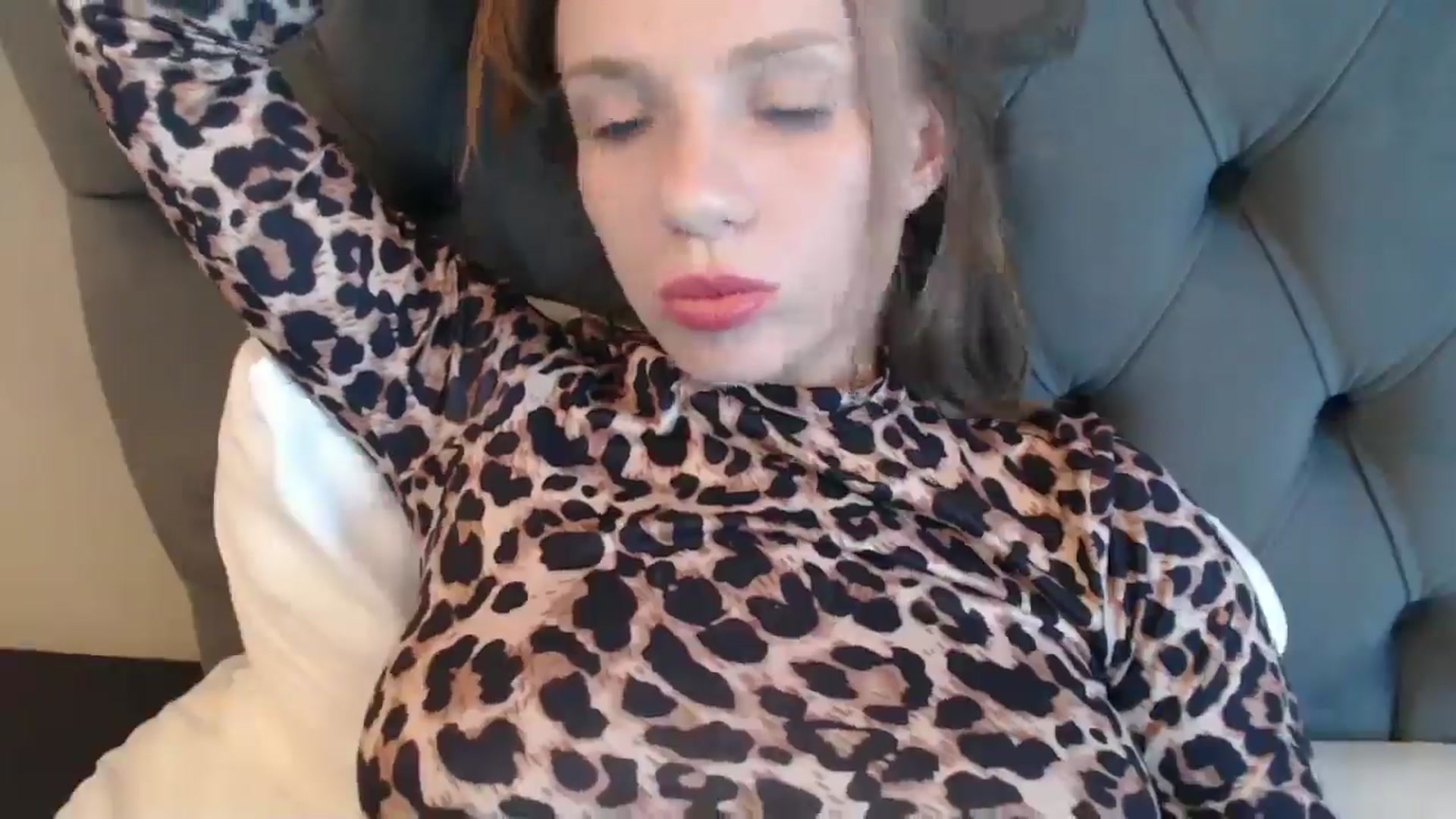 Gallery image thumbnail from call_me_em's myfreecams stream on, 09/28/2024, 13:11 image 19 of 20