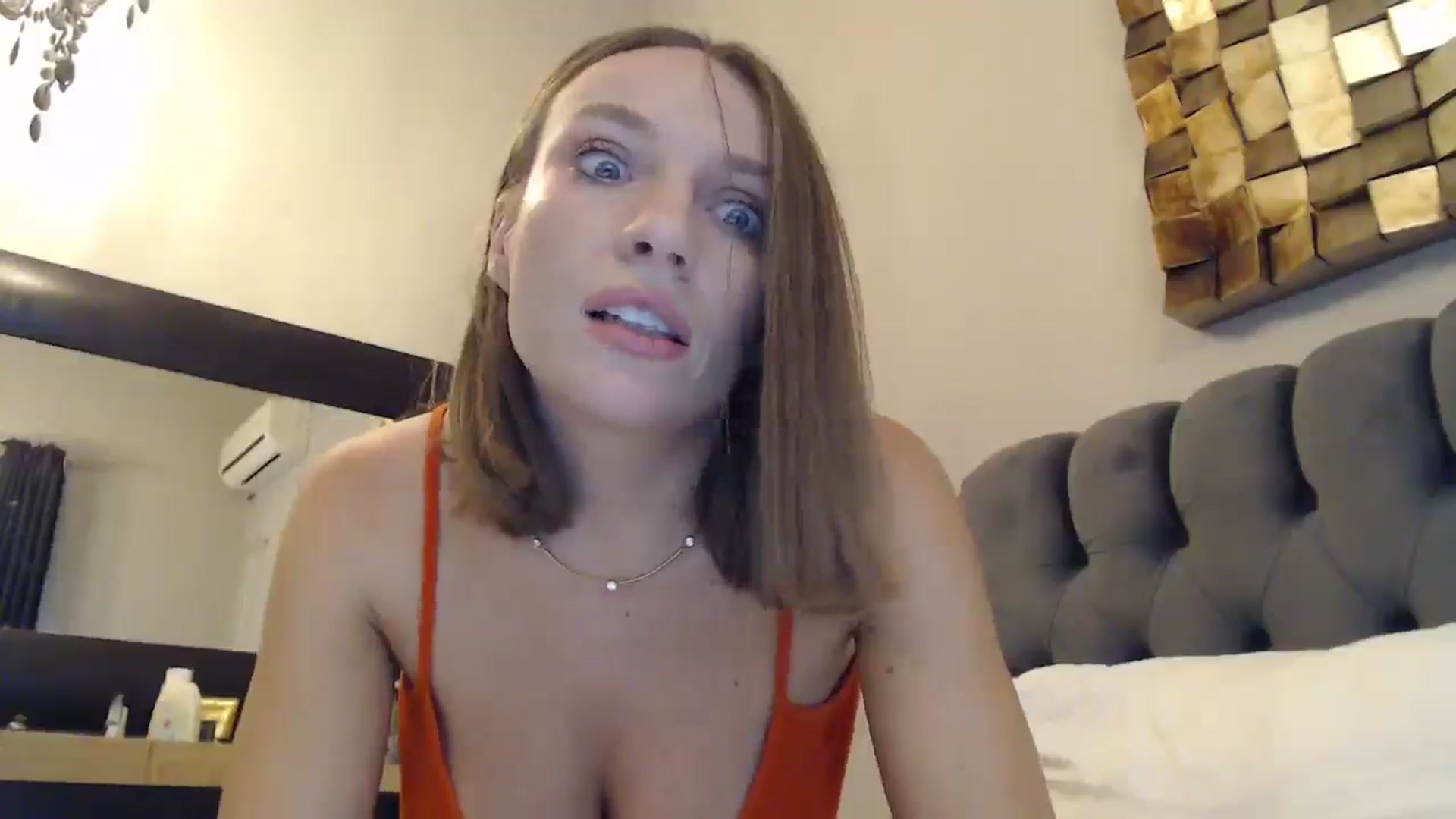 Gallery image thumbnail from call_me_em's myfreecams stream on, 09/29/2024, 12:39 image 18 of 20