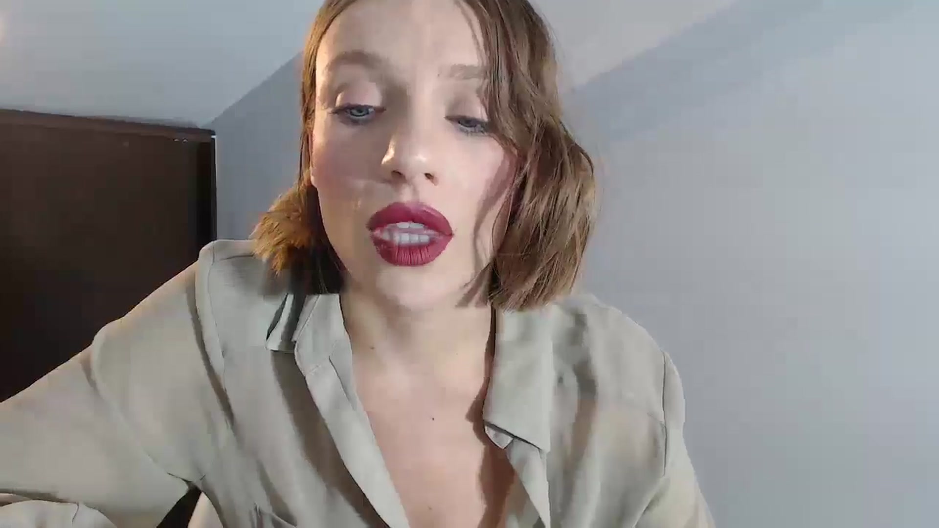 Gallery image thumbnail from call_me_em's myfreecams stream on, 10/05/2024, 18:28 image 7 of 20
