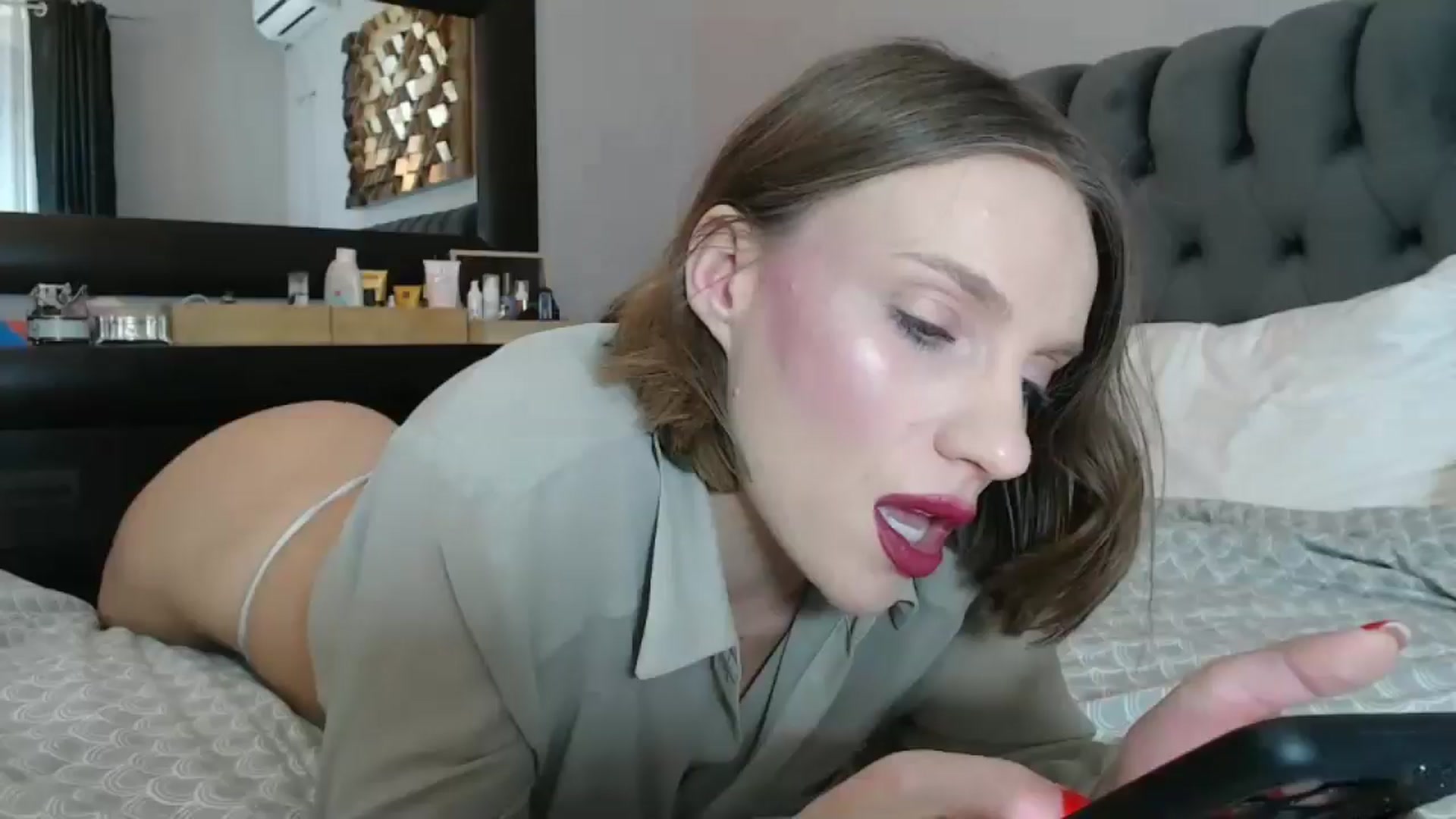 Gallery image thumbnail from call_me_em's myfreecams stream on, 10/05/2024, 18:28 image 13 of 20