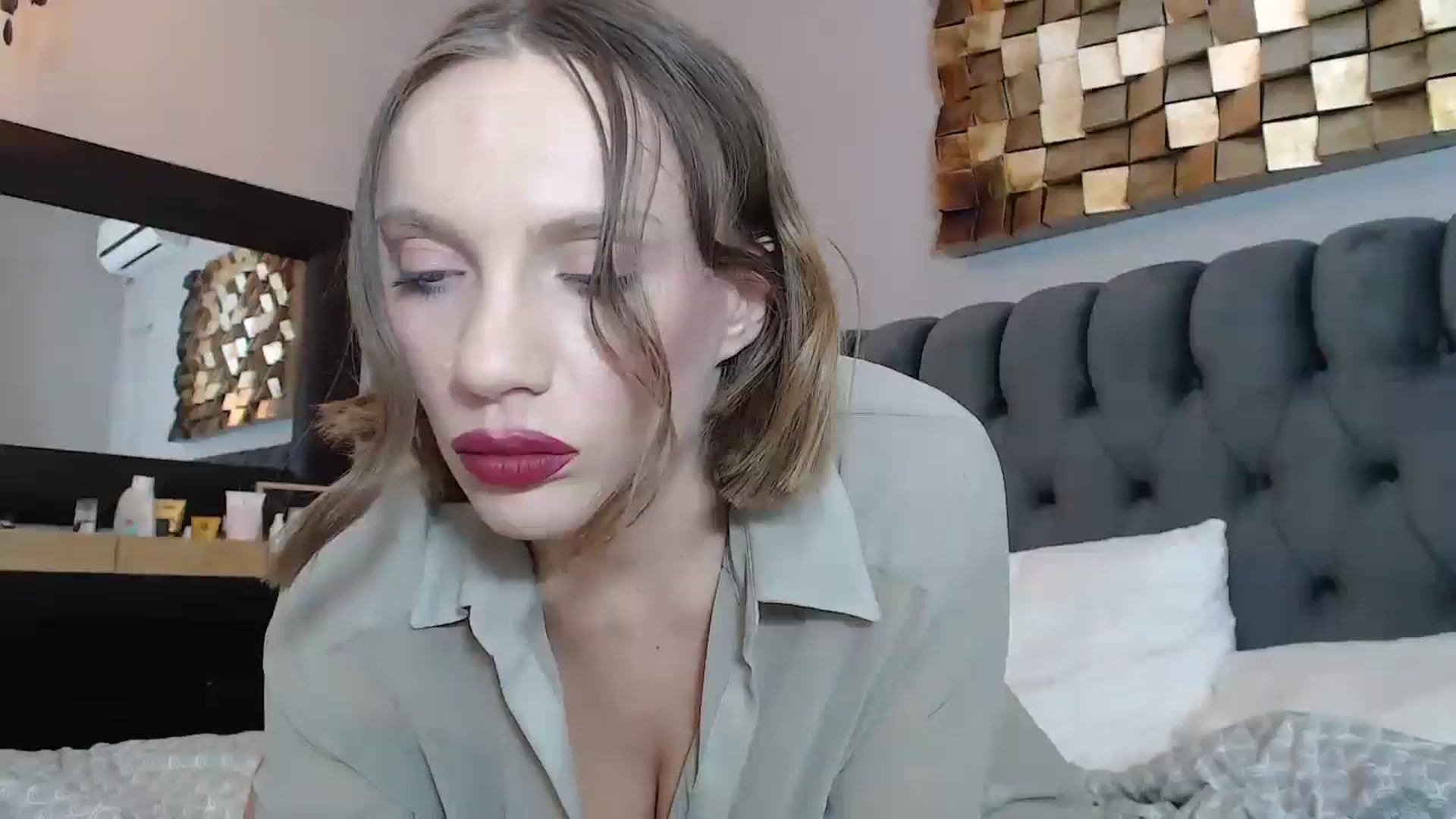 Gallery image thumbnail from call_me_em's myfreecams stream on, 10/05/2024, 18:28 image 19 of 20