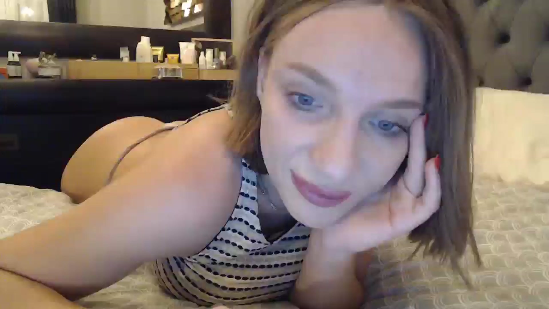 Gallery image thumbnail from call_me_em's myfreecams stream on, 10/11/2024, 14:46 image 8 of 20