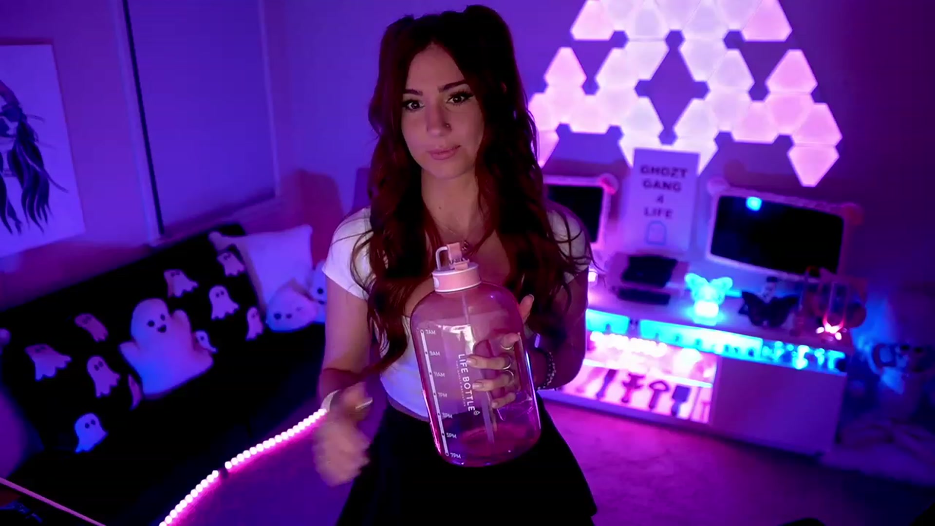 Gallery image thumbnail from call_me_ghozt's myfreecams stream on, 02/18/2023, 08:21 image 5 of 20