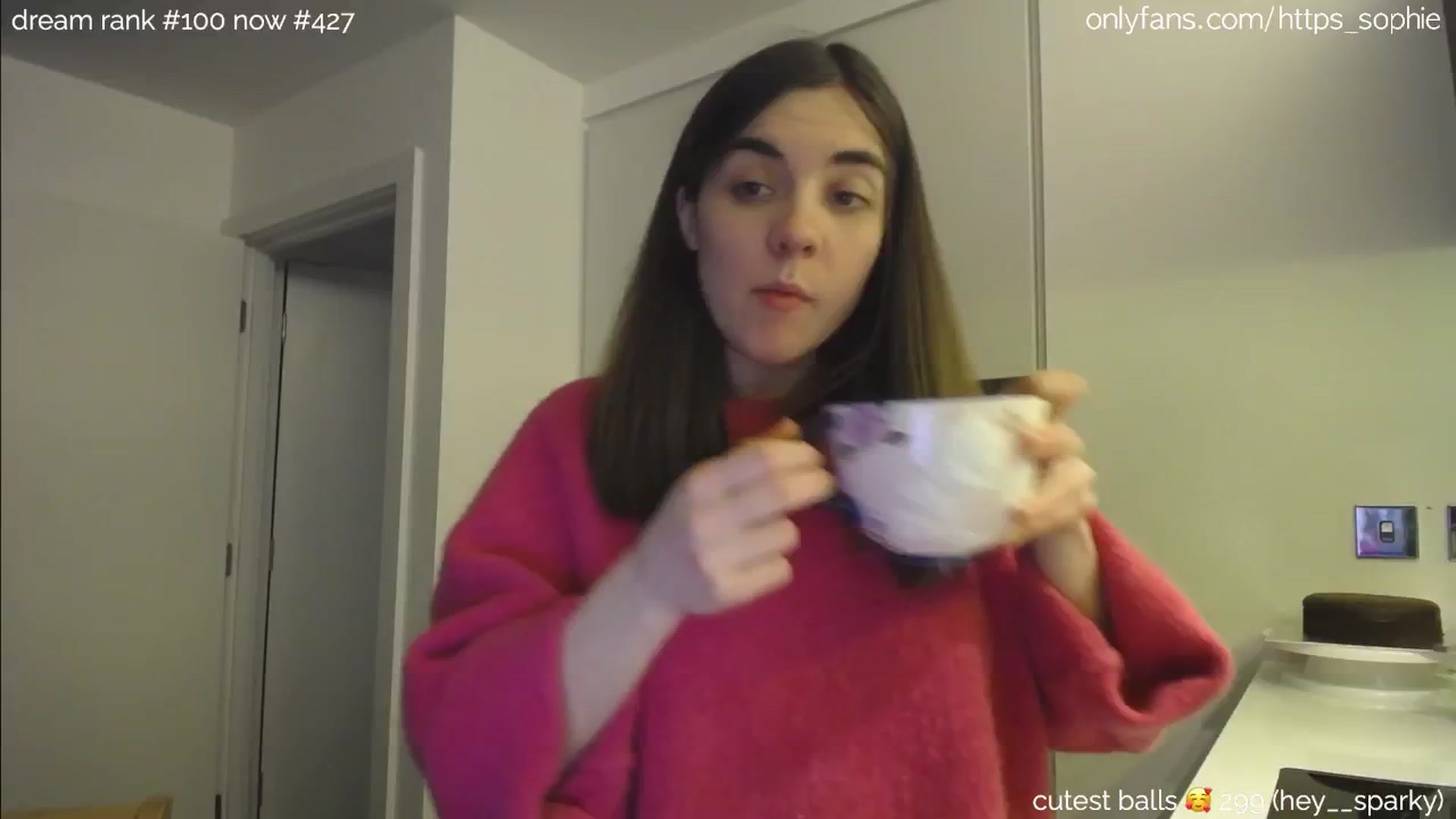 Gallery image thumbnail from camguurl's myfreecams stream on, 06/30/2024, 02:22 image 1 of 20