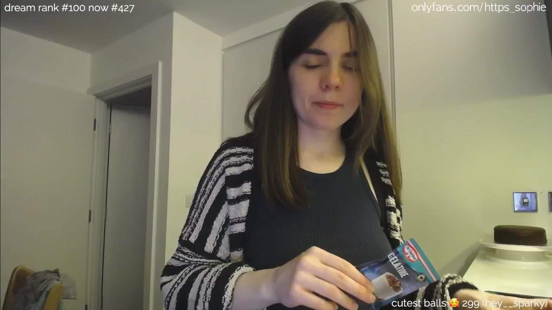 Gallery image thumbnail from camguurl's myfreecams stream on, 06/30/2024, 02:22 image 4 of 20