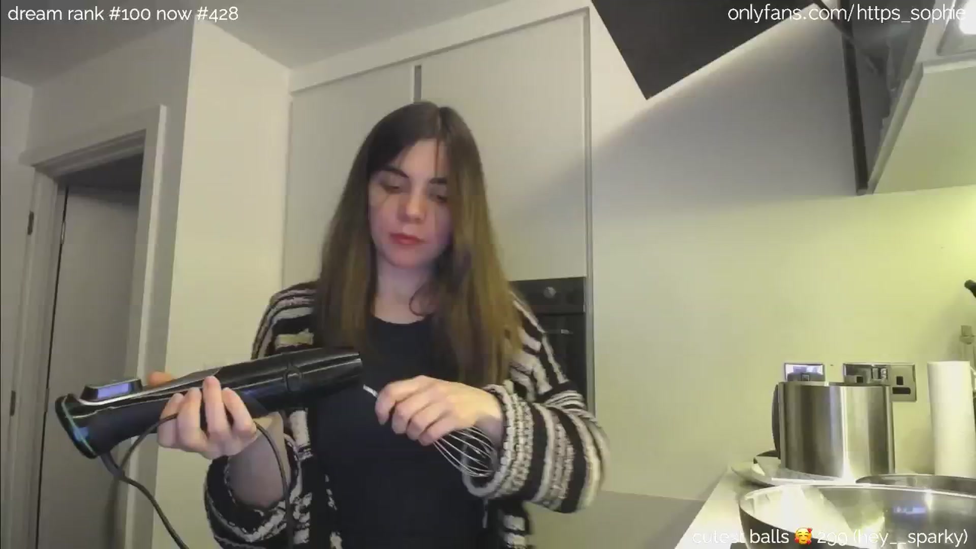 Gallery image thumbnail from camguurl's myfreecams stream on, 06/30/2024, 02:22 image 10 of 20