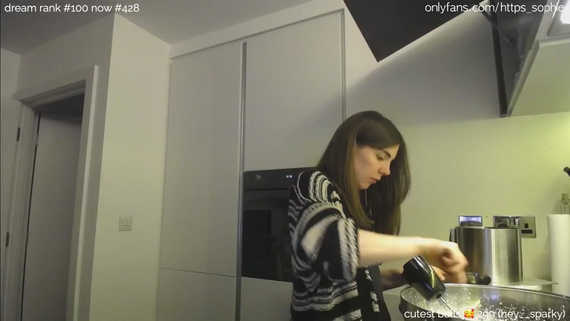 Gallery image thumbnail from camguurl's myfreecams stream on, 06/30/2024, 02:22 image 11 of 20