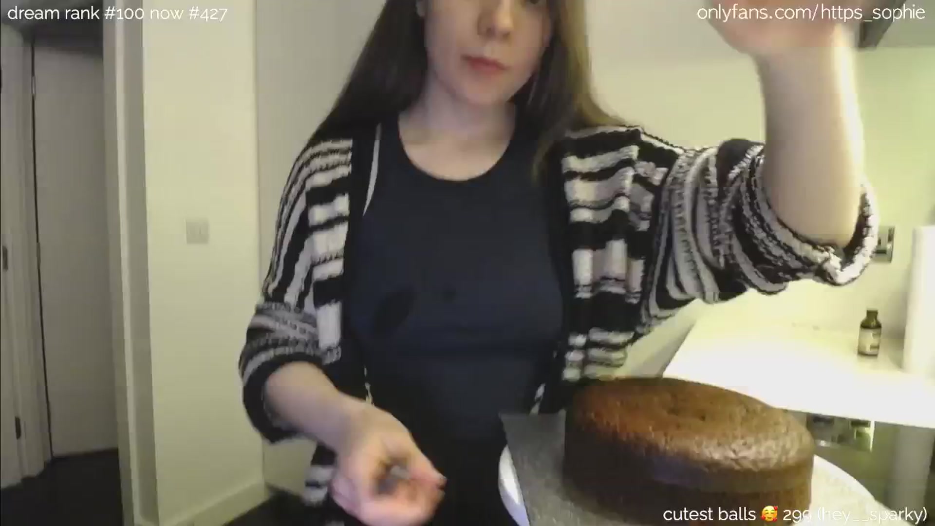 Gallery image thumbnail from camguurl's myfreecams stream on, 06/30/2024, 02:22 image 5 of 20