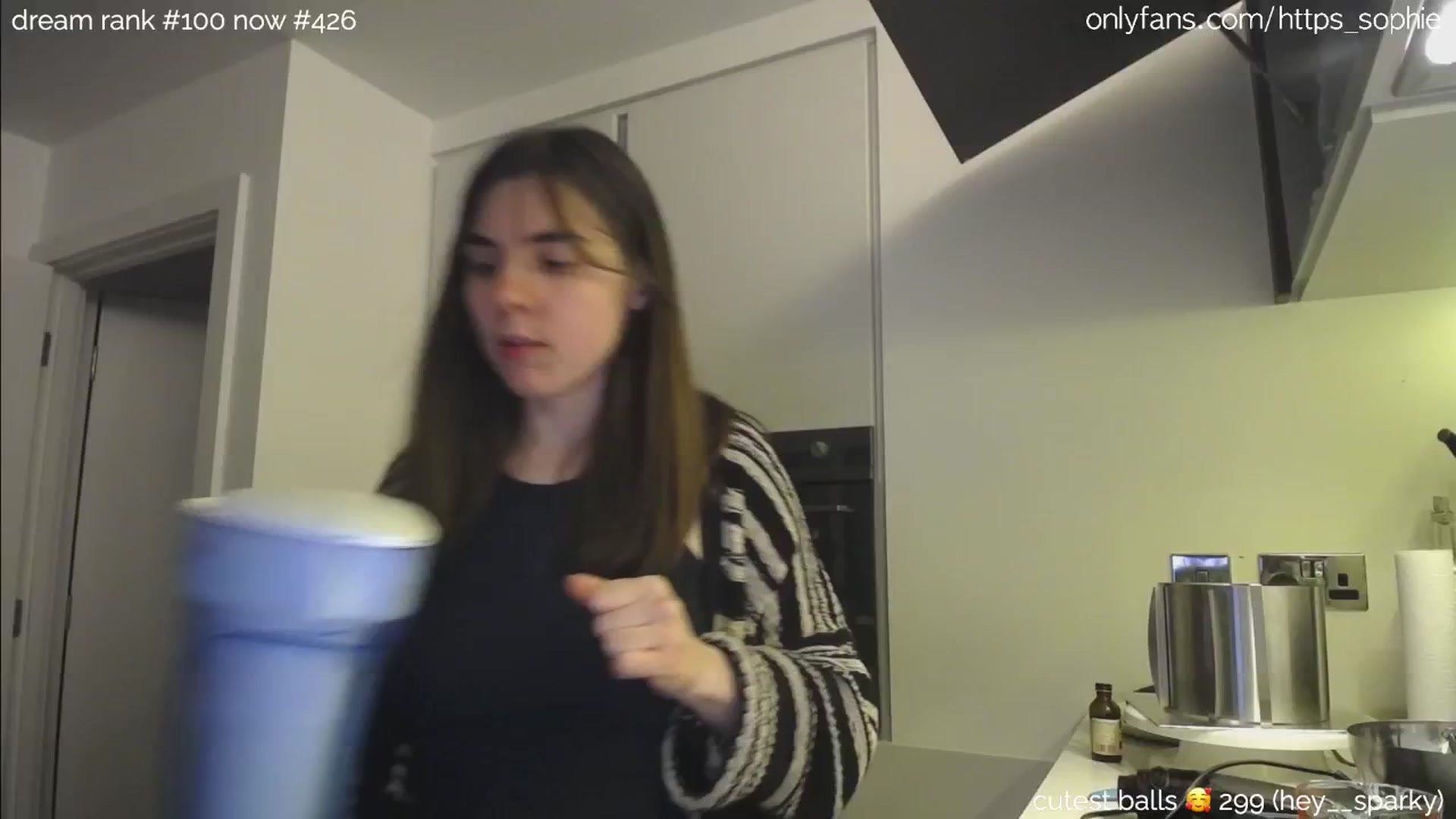 Gallery image thumbnail from camguurl's myfreecams stream on, 06/30/2024, 02:22 image 15 of 20