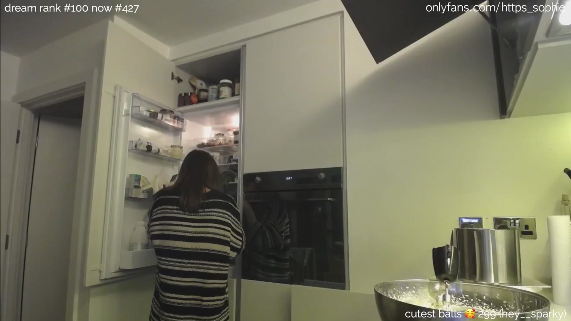Gallery image thumbnail from camguurl's myfreecams stream on, 06/30/2024, 02:22 image 13 of 20