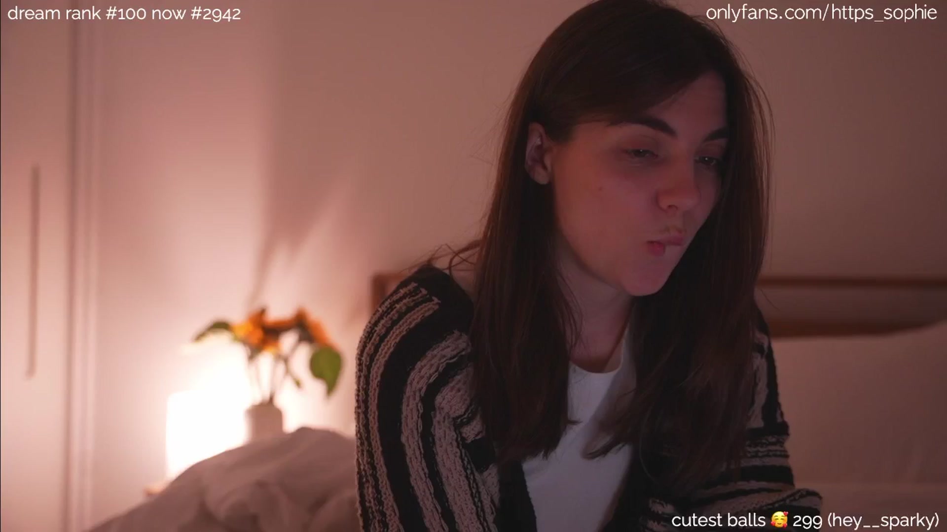 Gallery image thumbnail from camguurl's myfreecams stream on, 07/03/2024, 03:12 image 10 of 20