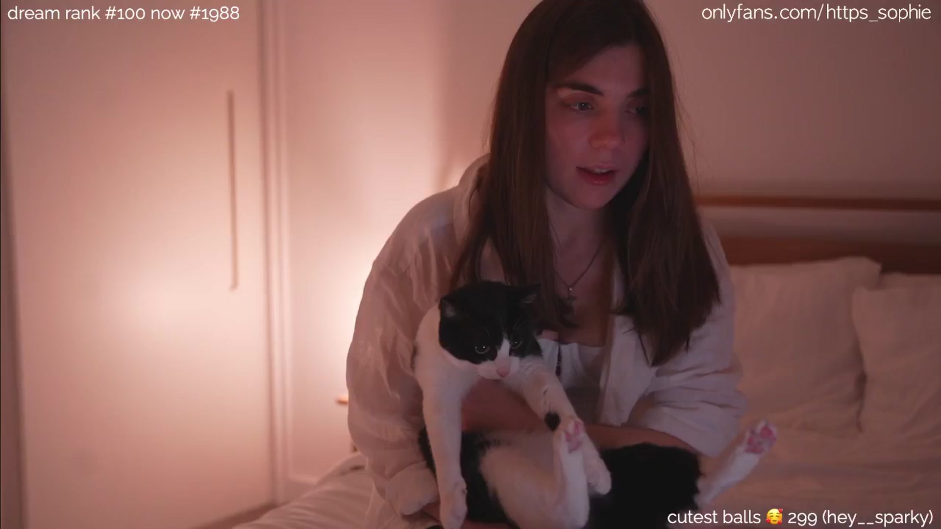 Gallery image thumbnail from camguurl's myfreecams stream on, 07/04/2024, 01:39 image 7 of 20