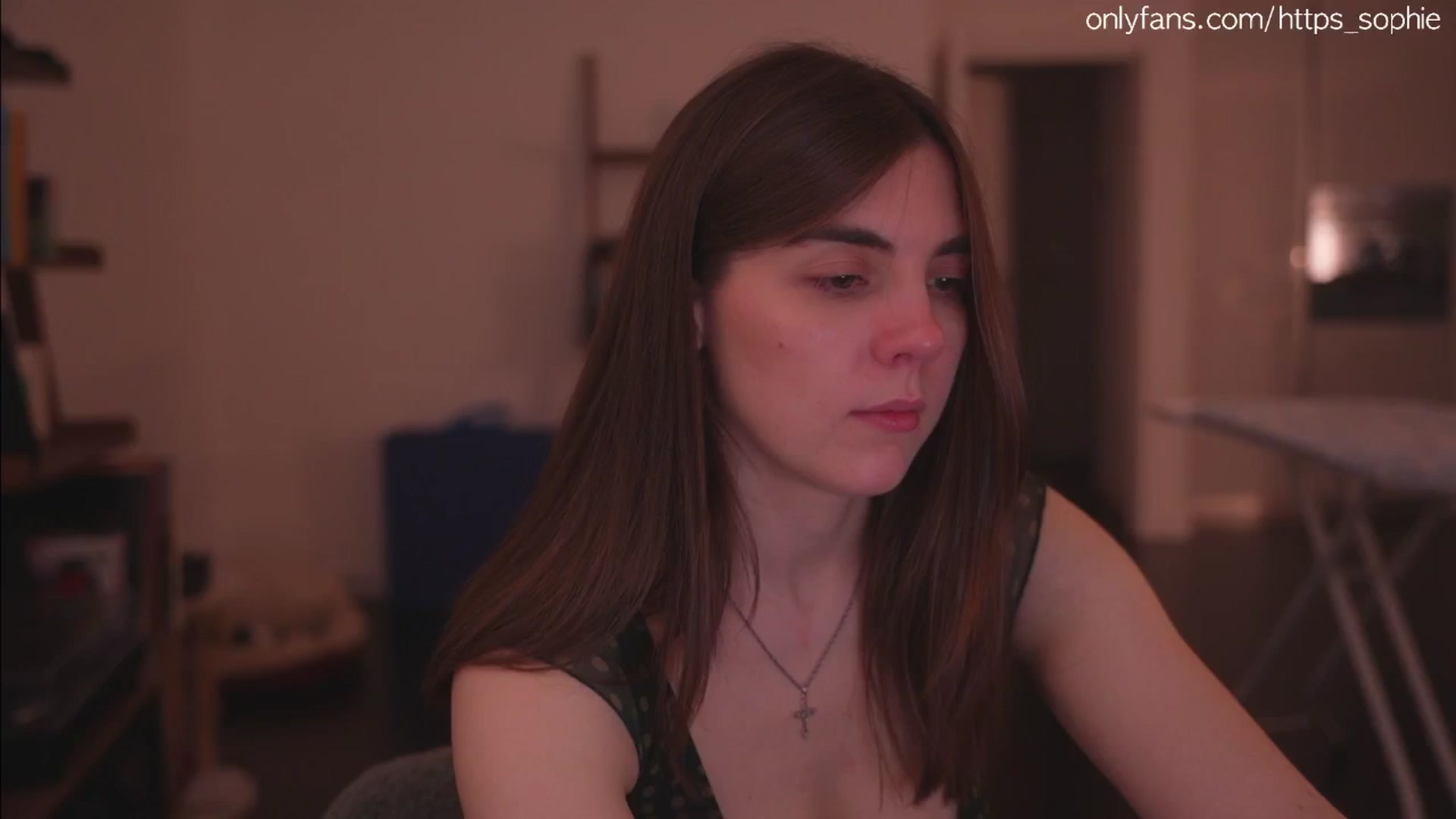 Gallery image thumbnail from camguurl's myfreecams stream on, 07/06/2024, 03:43 image 13 of 20