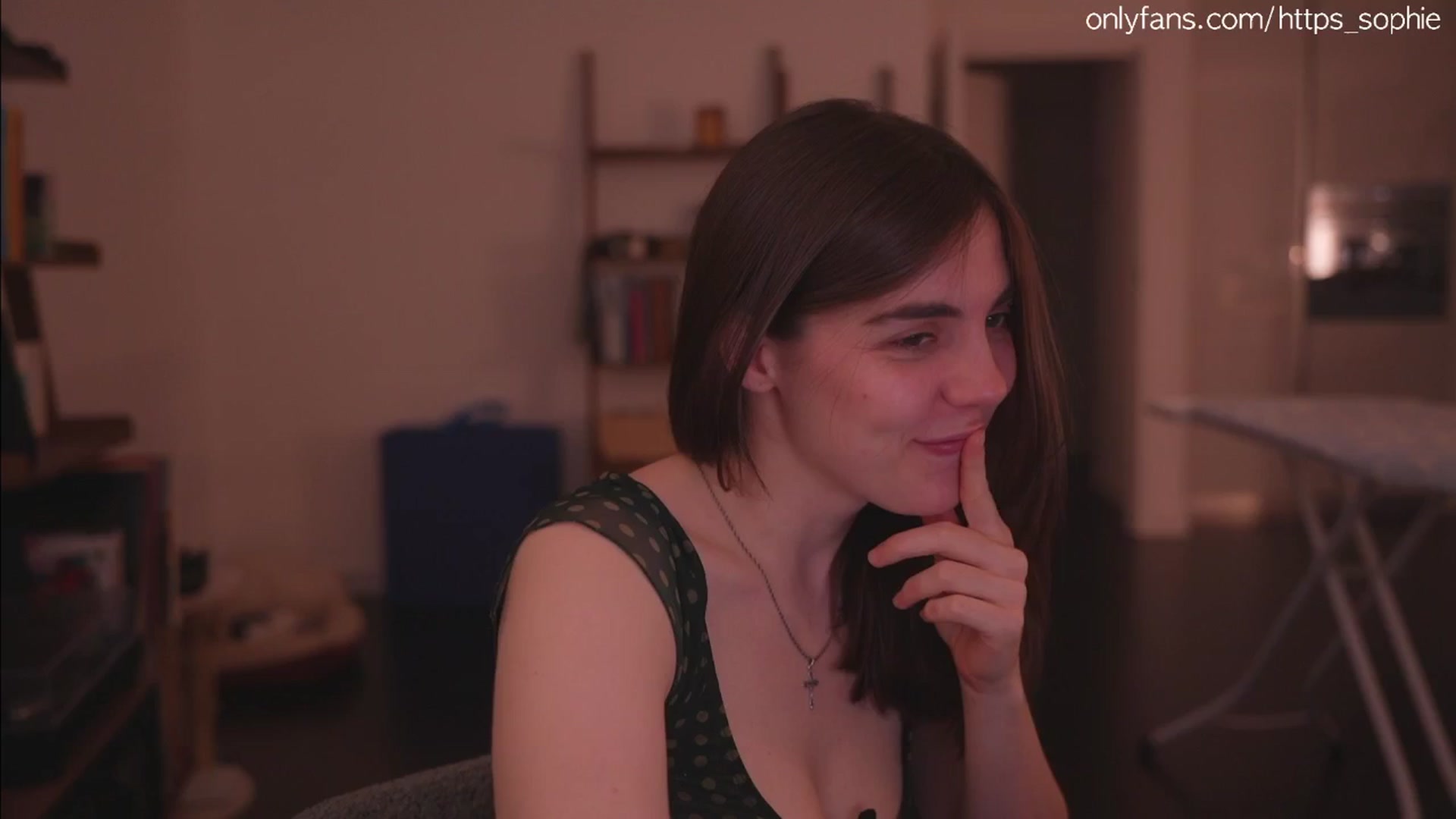 Gallery image thumbnail from camguurl's myfreecams stream on, 07/06/2024, 03:43 image 19 of 20