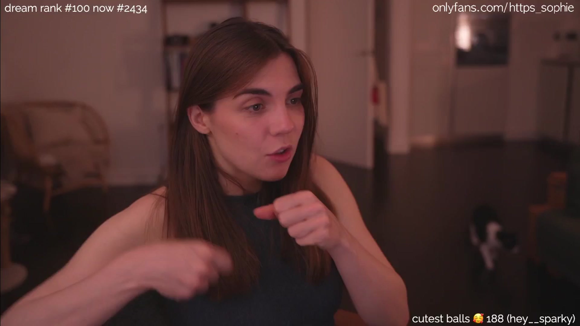 Gallery image thumbnail from camguurl's myfreecams stream on, 07/25/2024, 22:48 image 6 of 20
