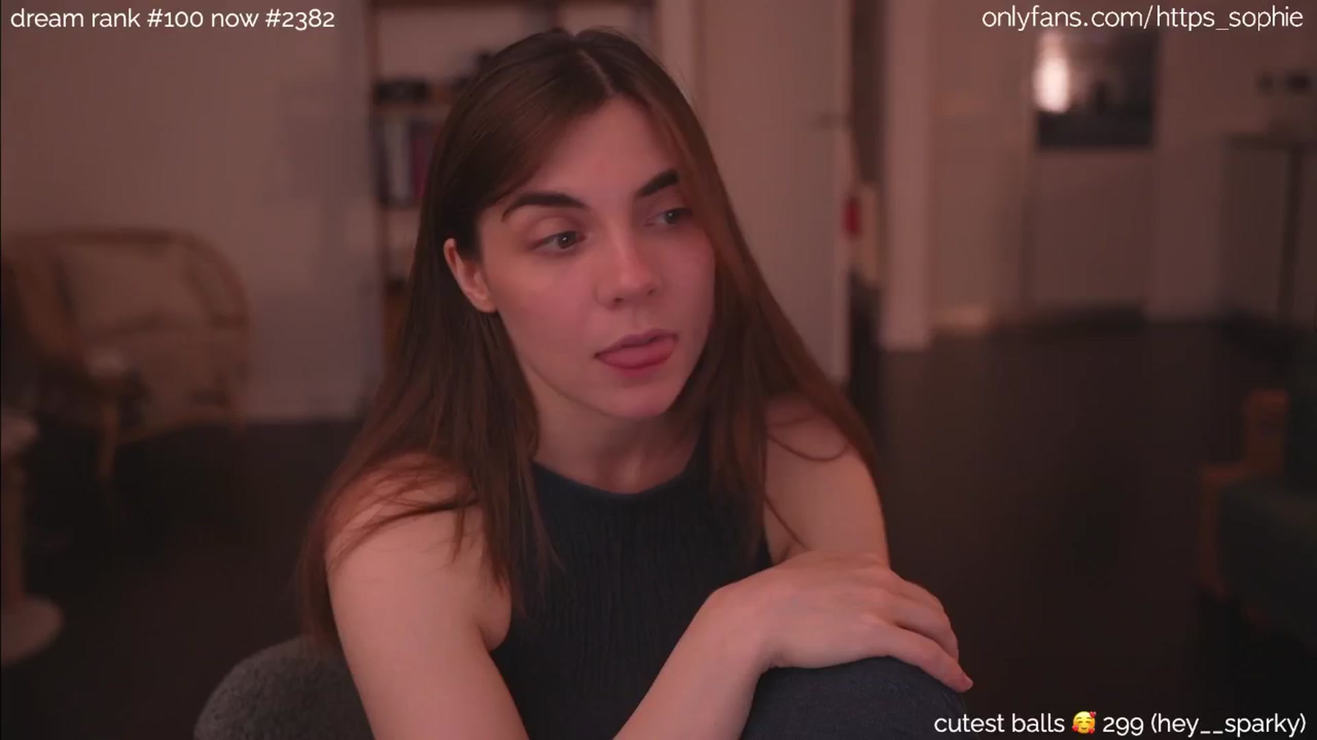 Gallery image thumbnail from camguurl's myfreecams stream on, 07/25/2024, 22:48 image 10 of 20