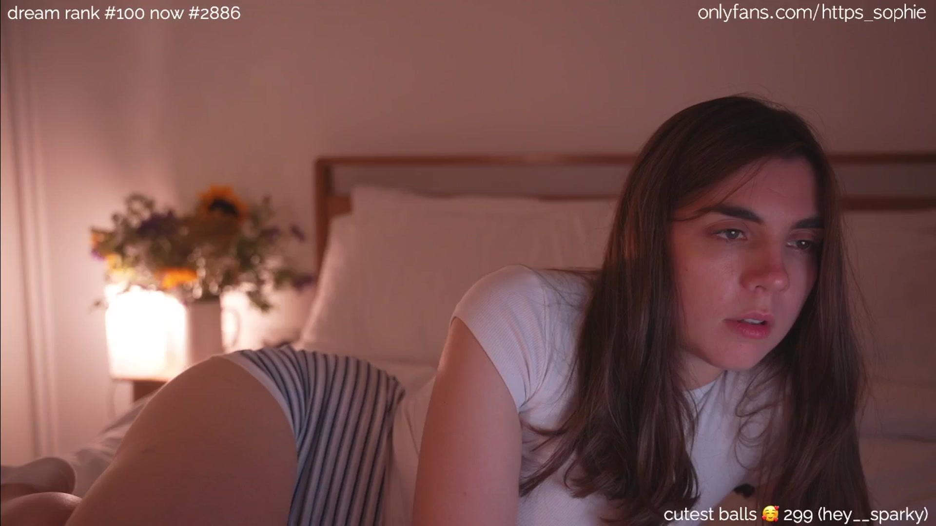 Gallery image thumbnail from camguurl's myfreecams stream on, 08/18/2024, 02:35 image 5 of 20