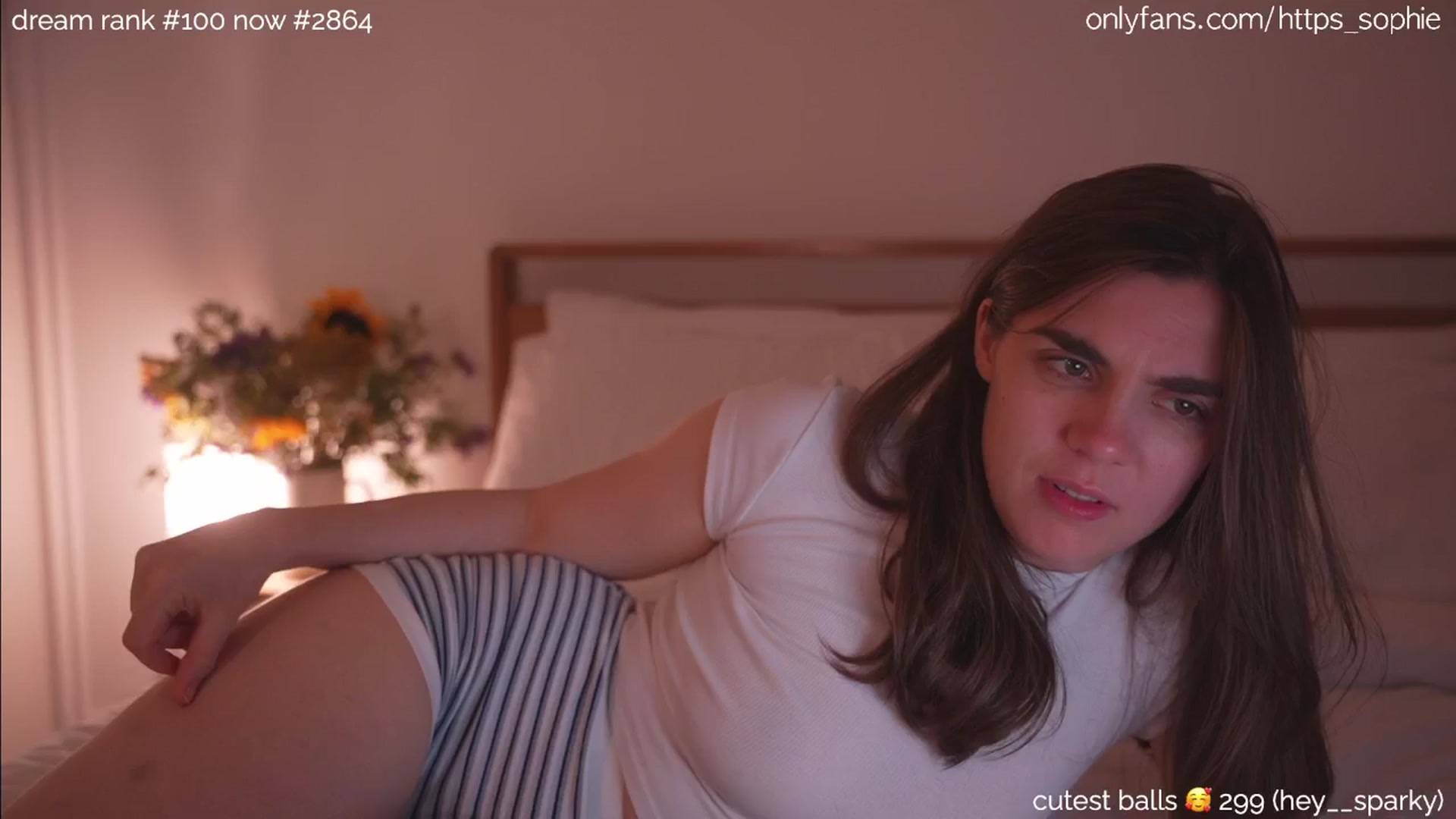 Gallery image thumbnail from camguurl's myfreecams stream on, 08/18/2024, 02:35 image 10 of 20