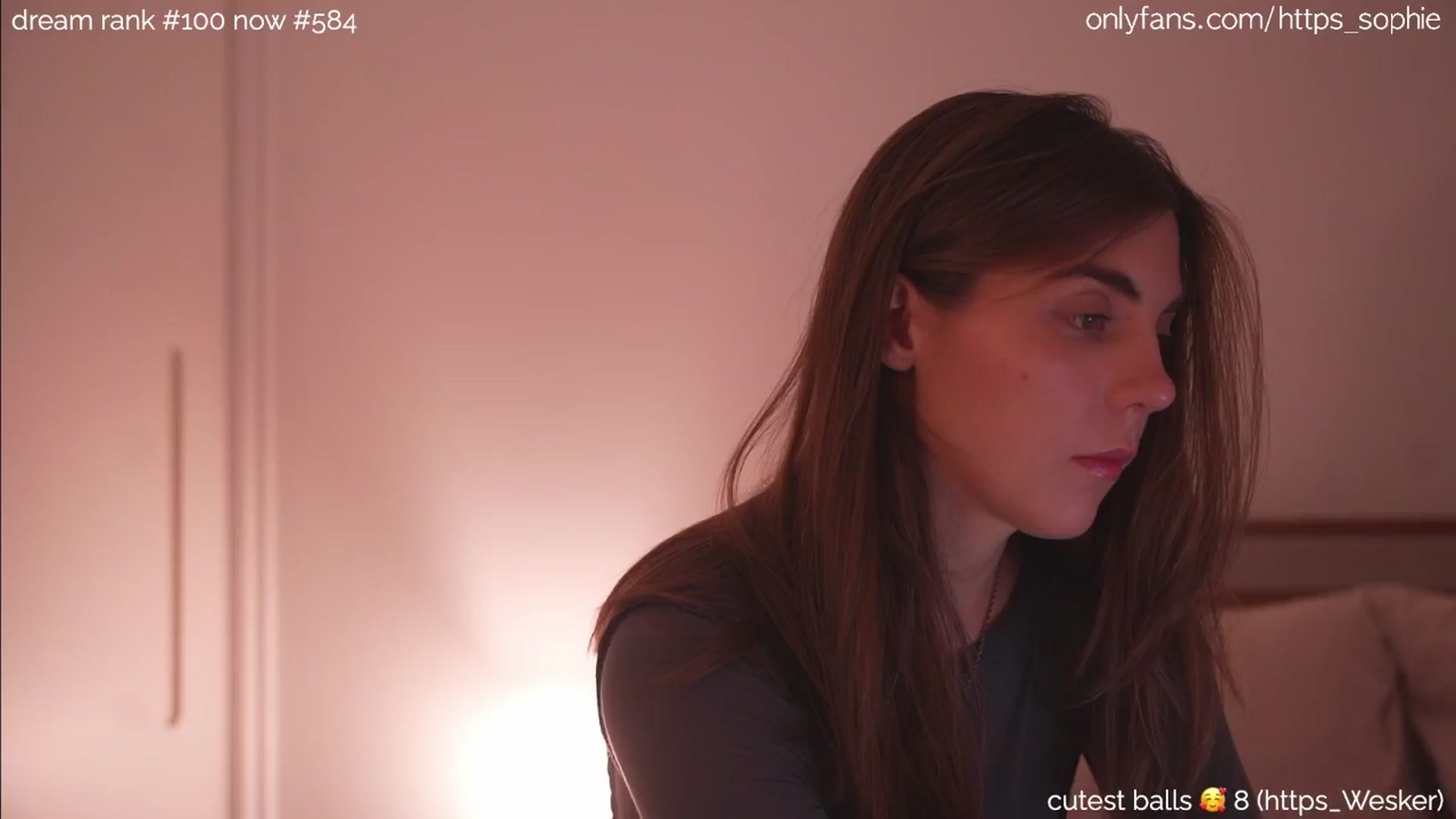 Gallery image thumbnail from camguurl's myfreecams stream on, 08/24/2024, 21:39 image 15 of 20