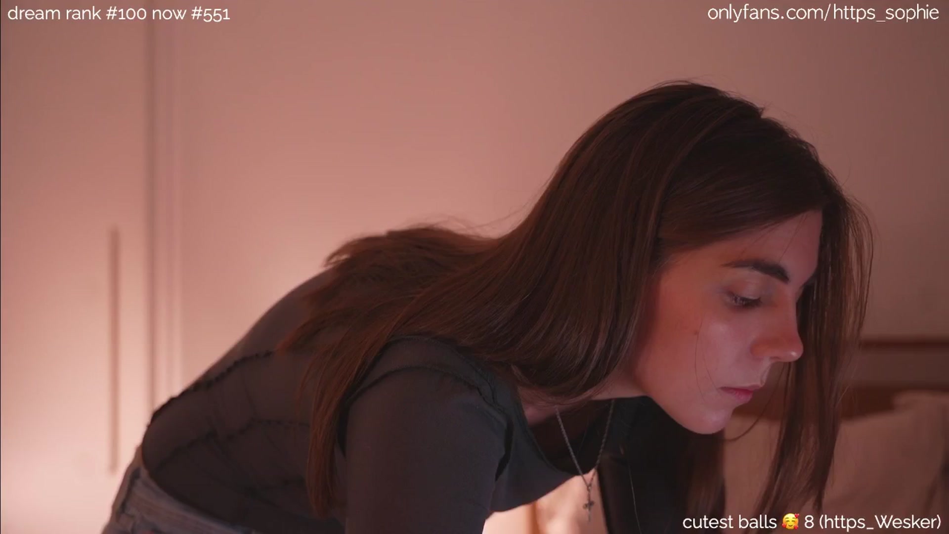 Gallery image thumbnail from camguurl's myfreecams stream on, 08/25/2024, 01:27 image 1 of 20