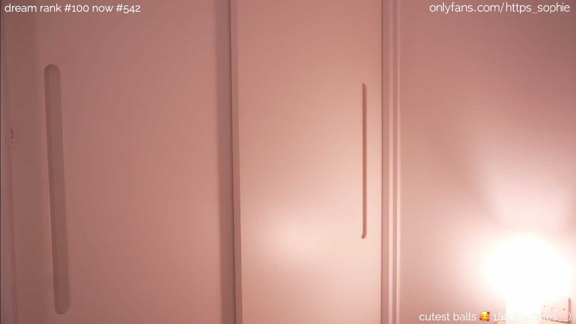 Gallery image thumbnail from camguurl's myfreecams stream on, 08/25/2024, 01:27 image 14 of 20