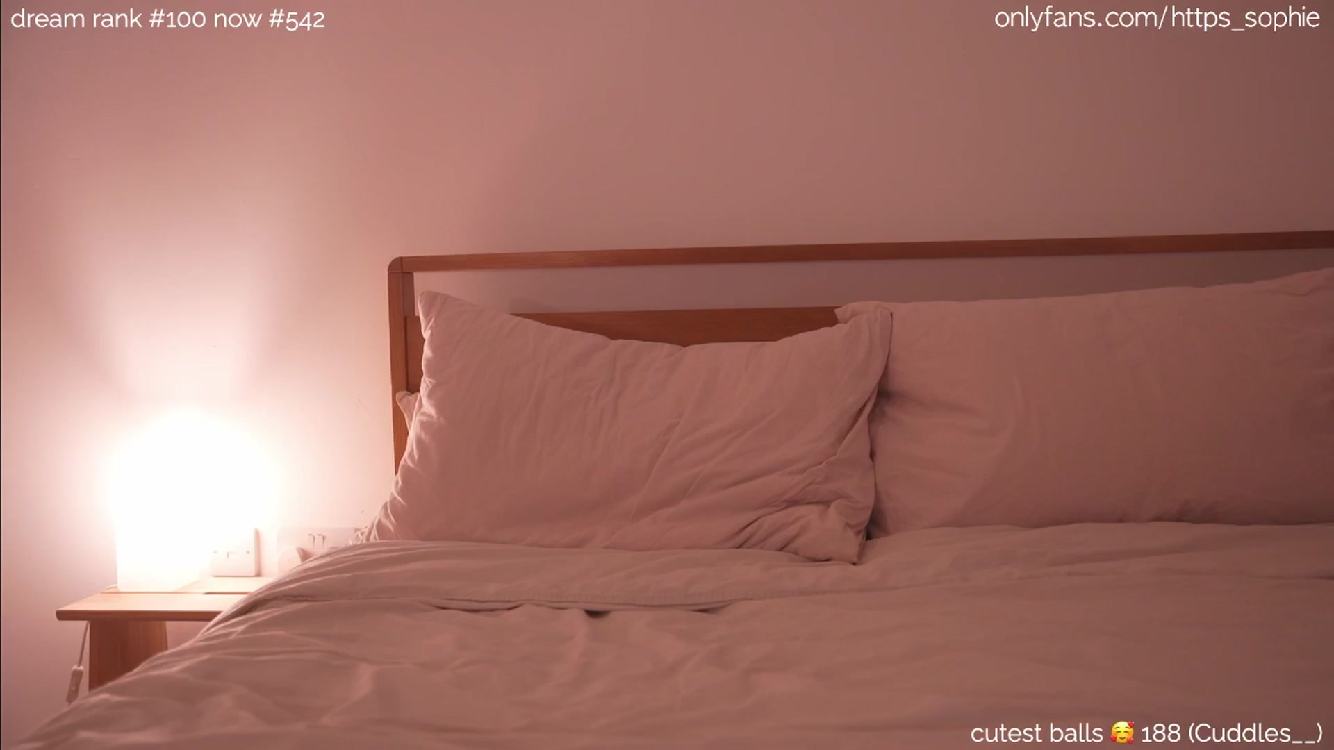 Gallery image thumbnail from camguurl's myfreecams stream on, 08/25/2024, 01:27 image 13 of 20