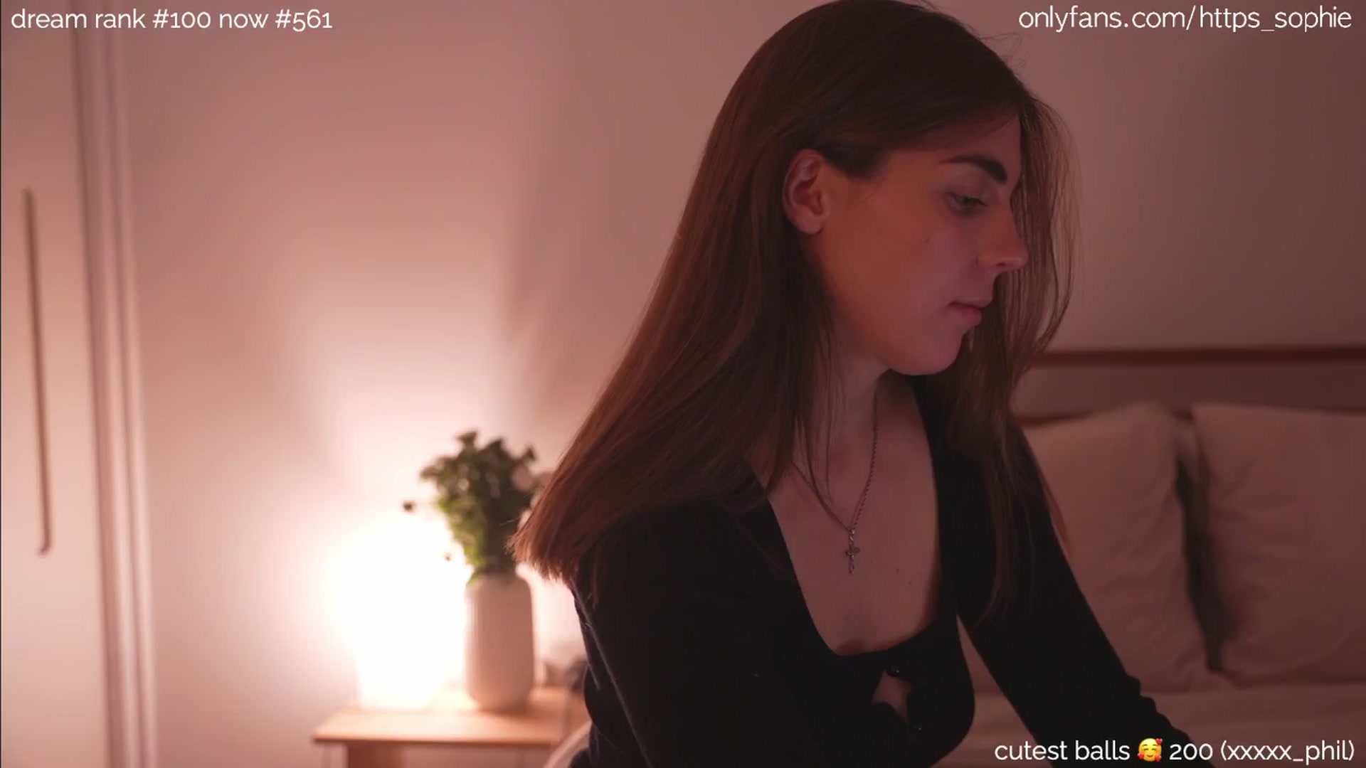 Gallery image thumbnail from camguurl's myfreecams stream on, 08/25/2024, 22:13 image 19 of 20