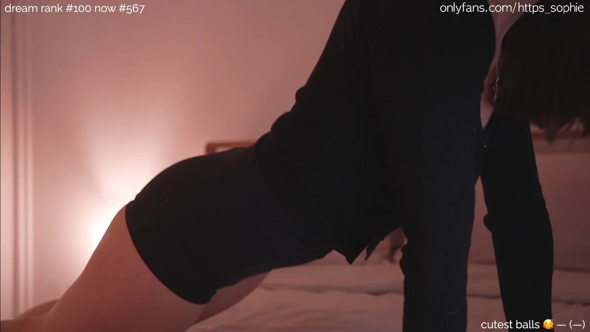 Gallery image thumbnail from camguurl's myfreecams stream on, 08/25/2024, 22:13 image 1 of 20