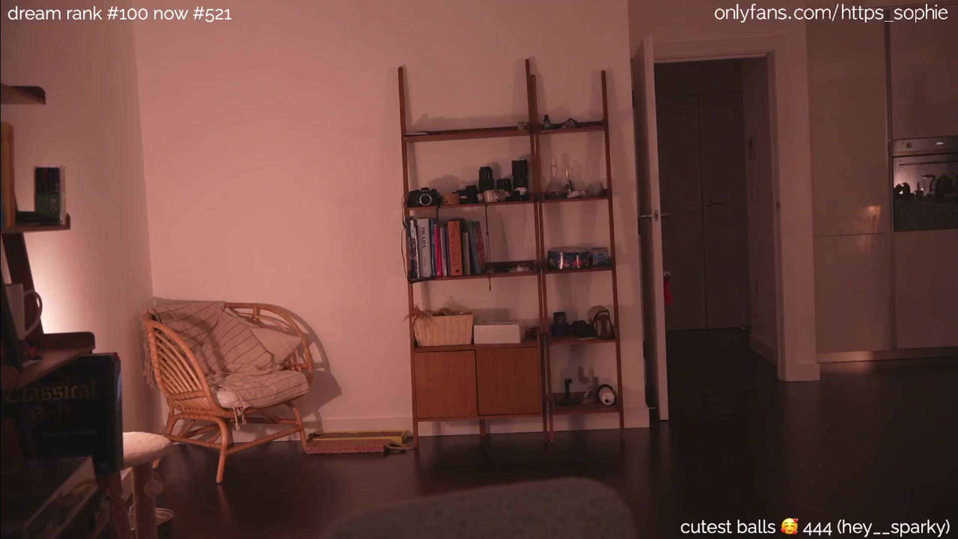 Gallery image thumbnail from camguurl's myfreecams stream on, 08/28/2024, 01:07 image 18 of 20