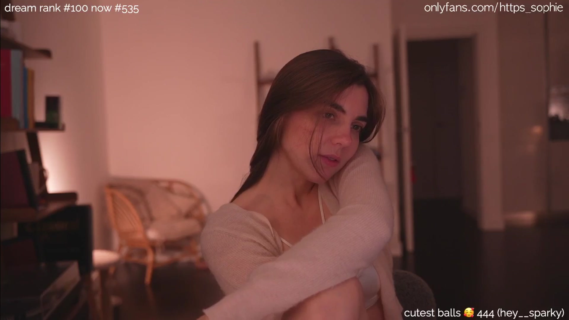 Gallery image thumbnail from camguurl's myfreecams stream on, 08/28/2024, 01:07 image 12 of 20