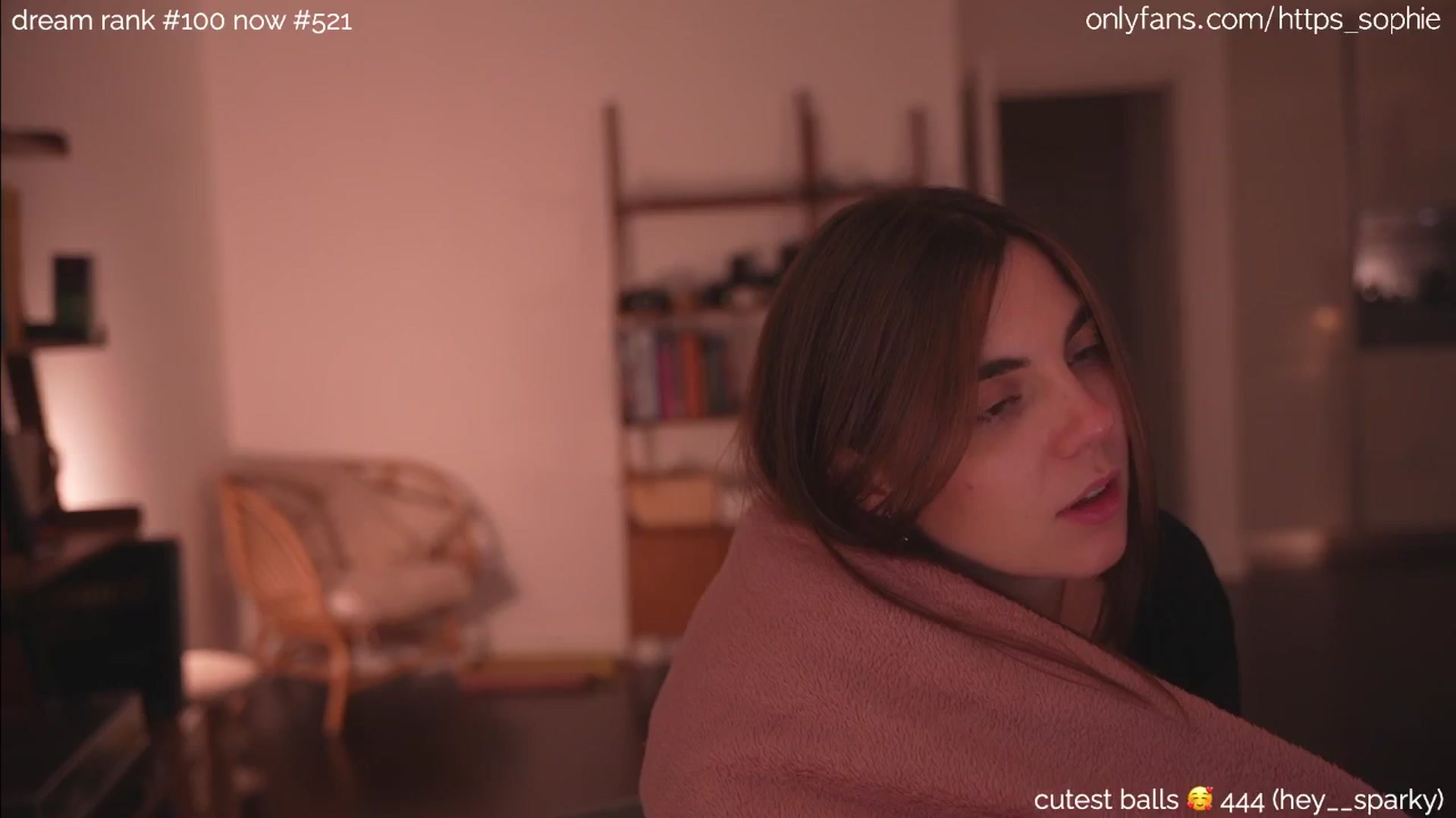 Gallery image thumbnail from camguurl's myfreecams stream on, 08/28/2024, 01:07 image 19 of 20