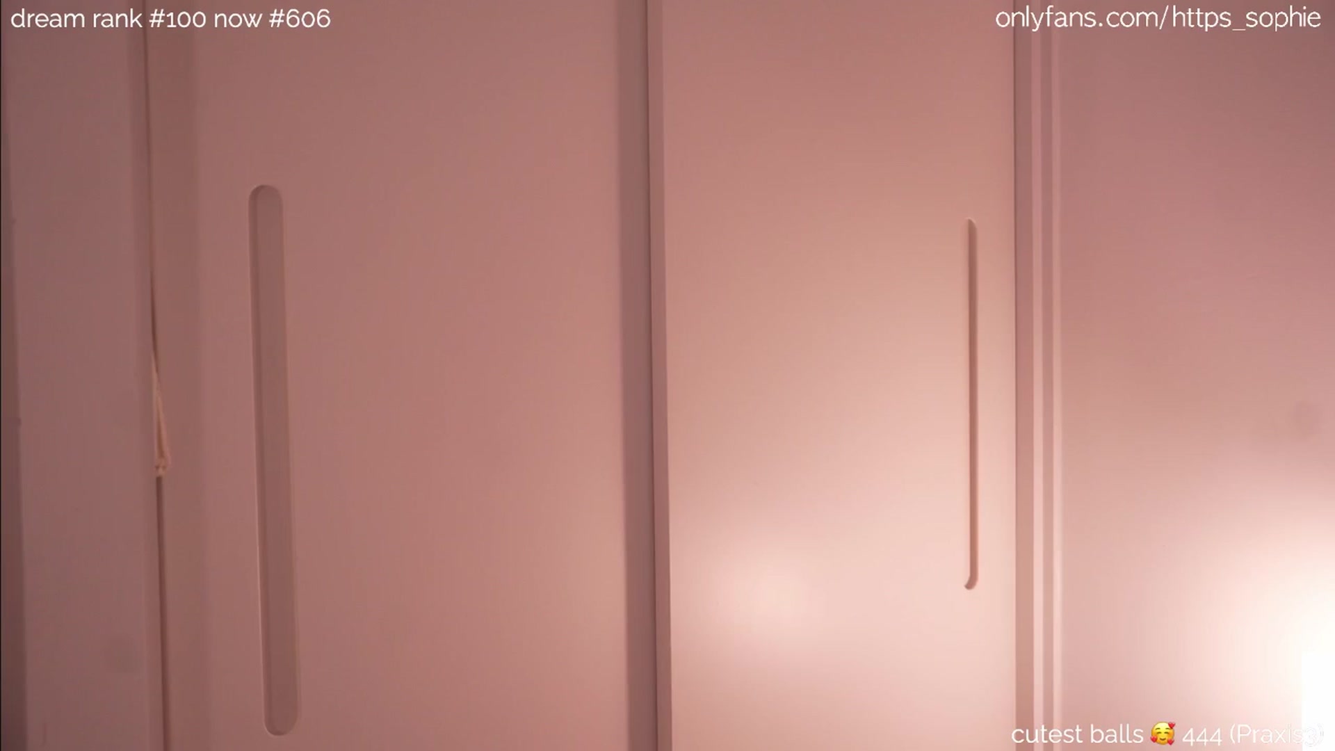 Gallery image thumbnail from camguurl's myfreecams stream on, 08/31/2024, 24:04 image 9 of 20