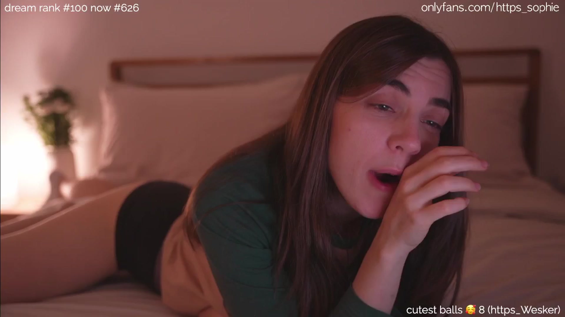 Gallery image thumbnail from camguurl's myfreecams stream on, 08/31/2024, 24:04 image 2 of 20
