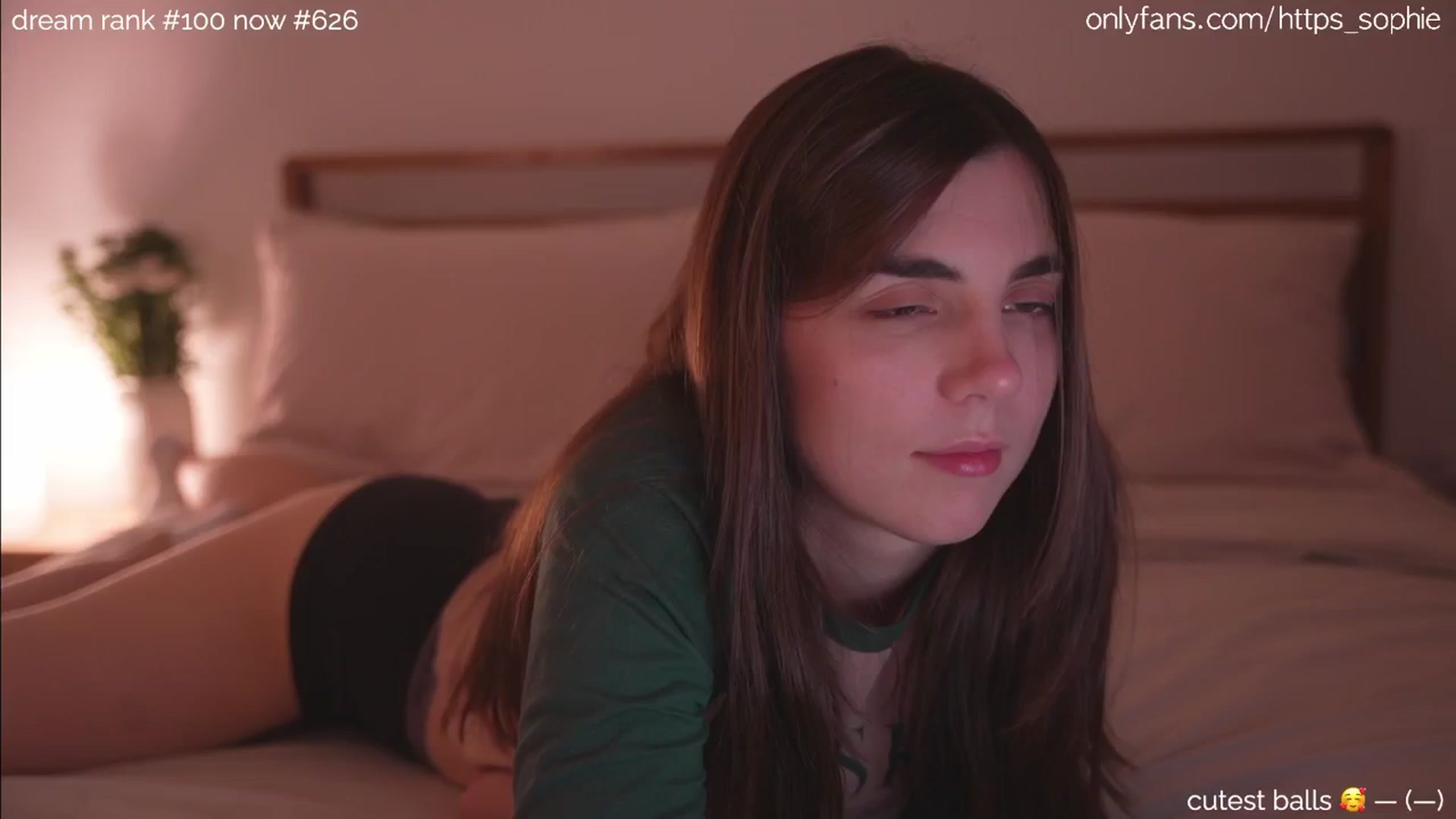 Gallery image thumbnail from camguurl's myfreecams stream on, 08/31/2024, 24:04 image 1 of 20