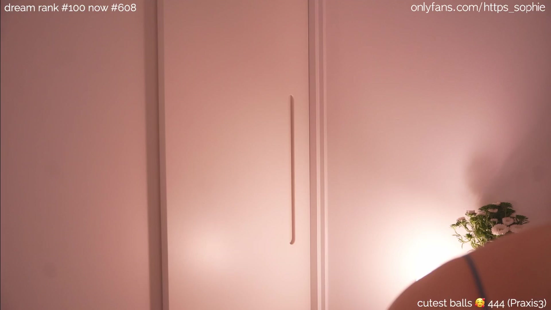 Gallery image thumbnail from camguurl's myfreecams stream on, 08/31/2024, 24:04 image 8 of 20