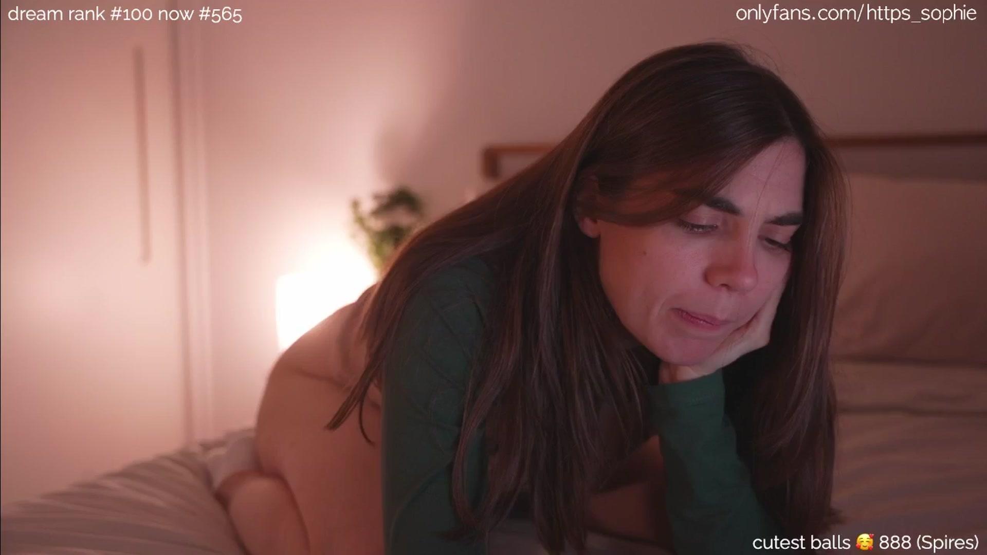 Gallery image thumbnail from camguurl's myfreecams stream on, 08/31/2024, 01:31 image 12 of 20